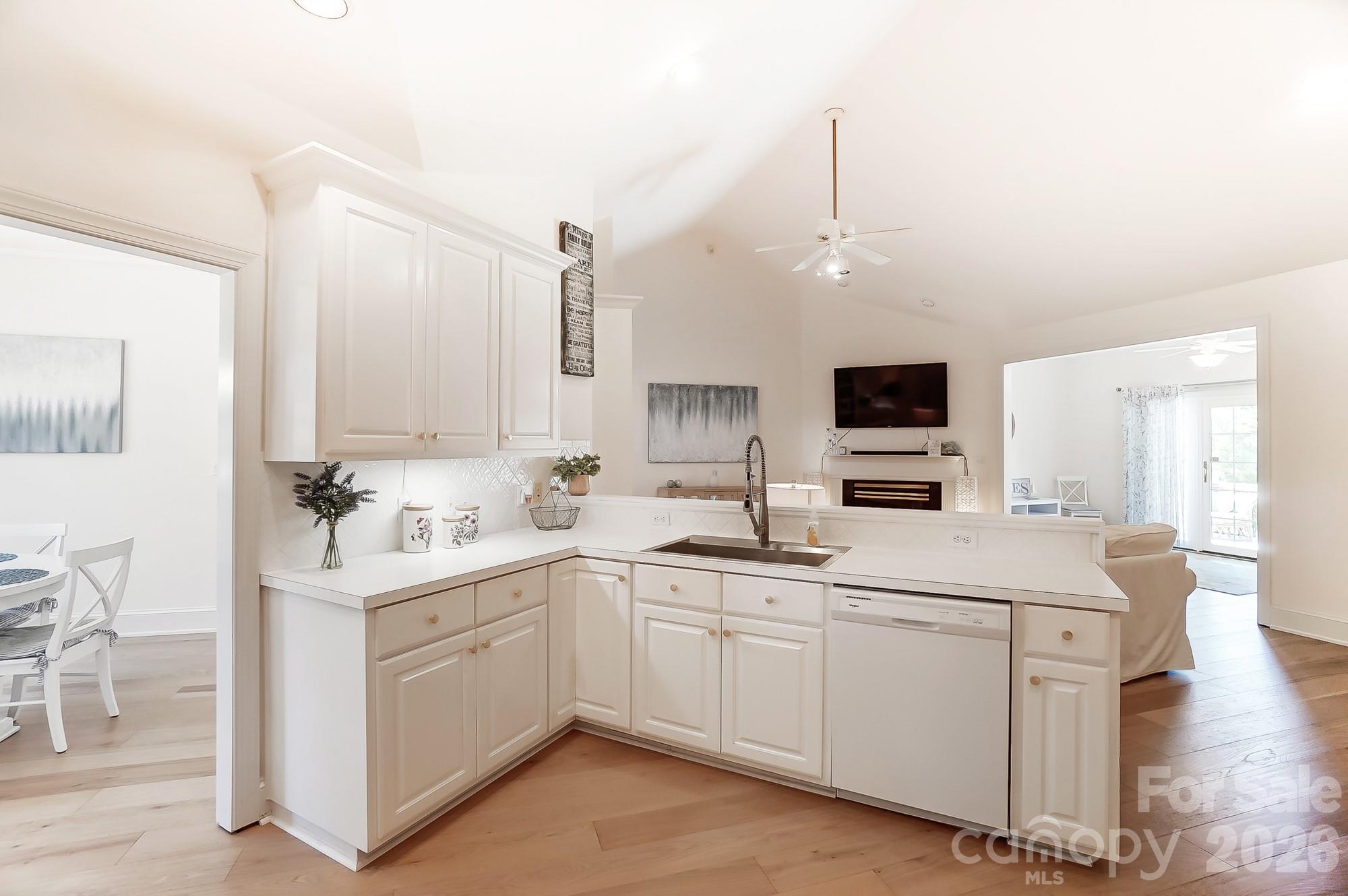 246 Canvasback Road — Mooresville