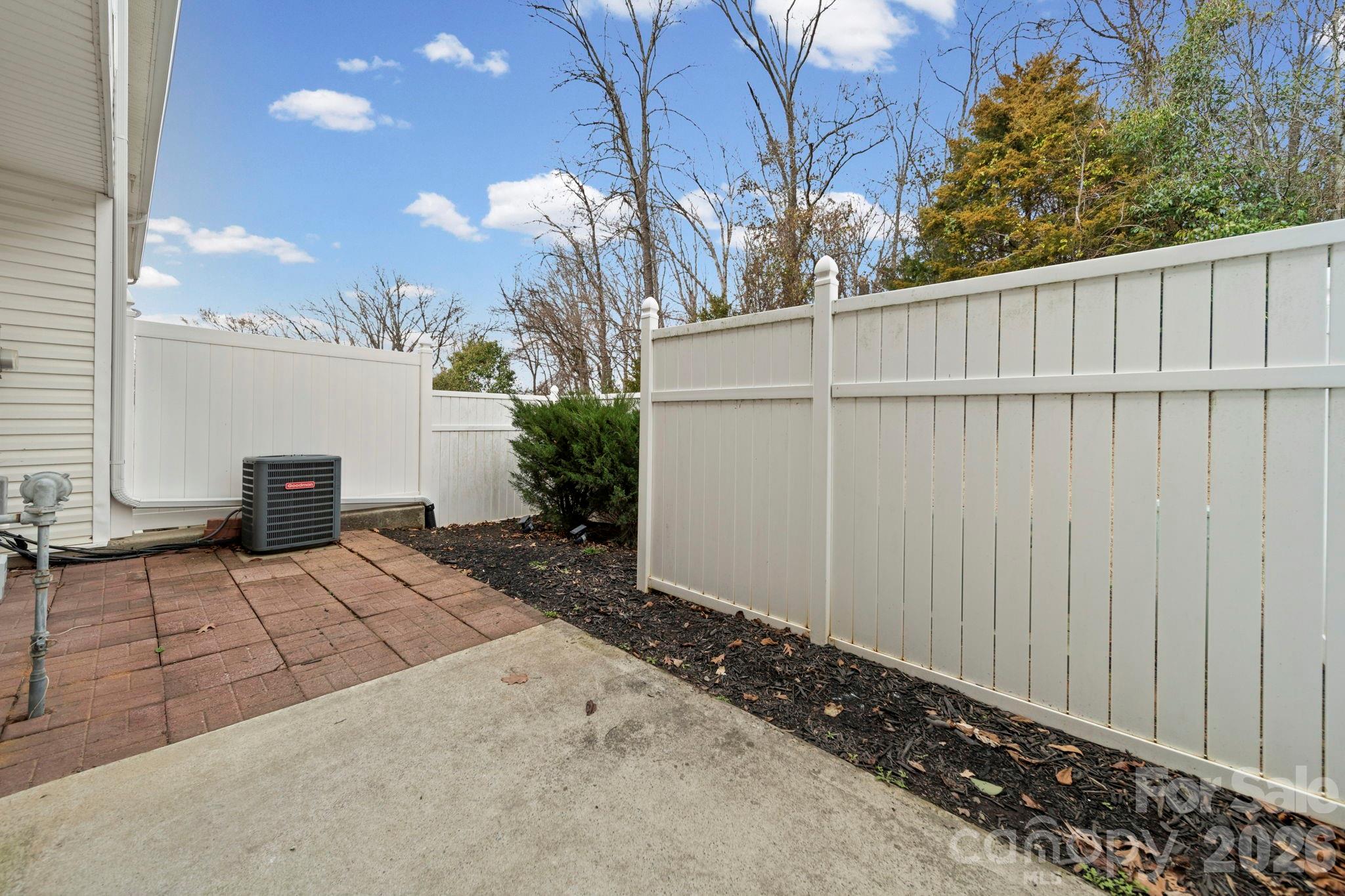 12429 Stratfield Place Circle — Pineville