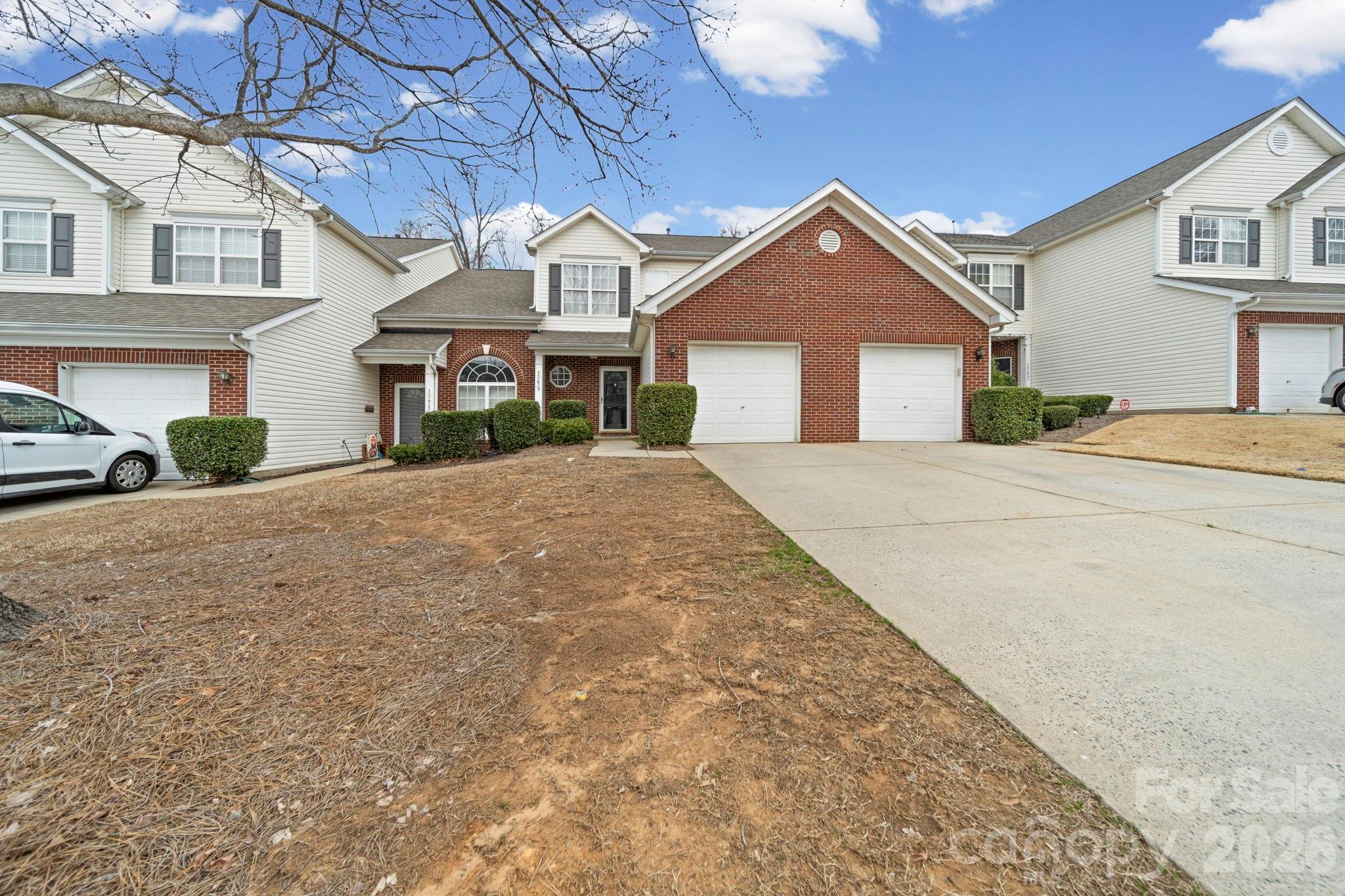 12429 Stratfield Place Circle — Pineville