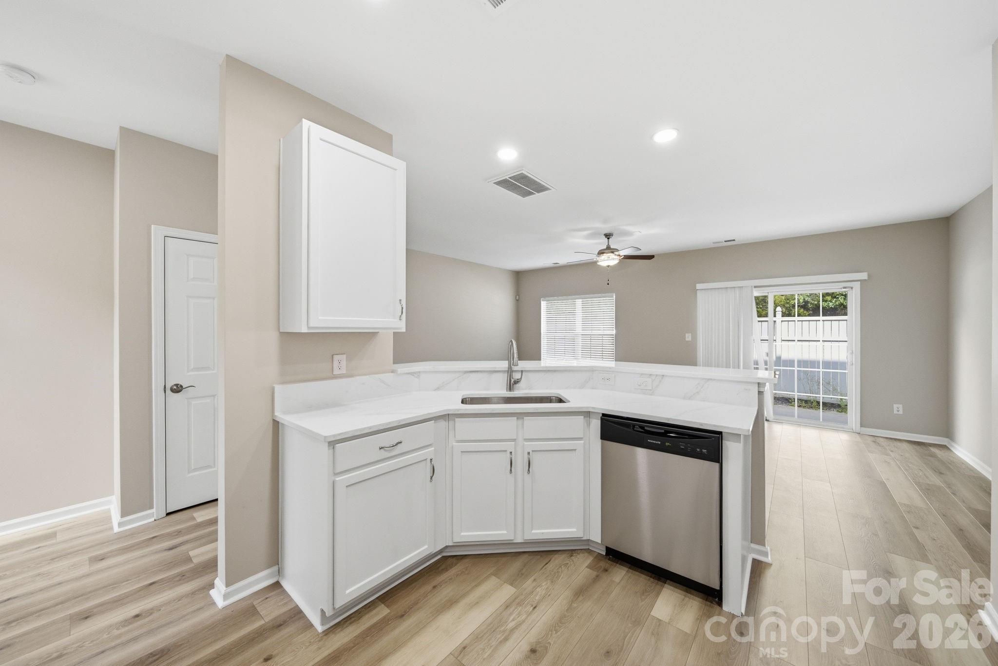 12429 Stratfield Place Circle — Pineville