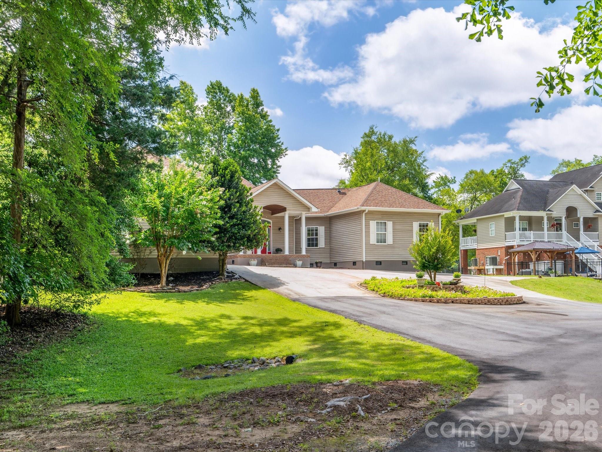 887 Living Waters Drive — Great Falls