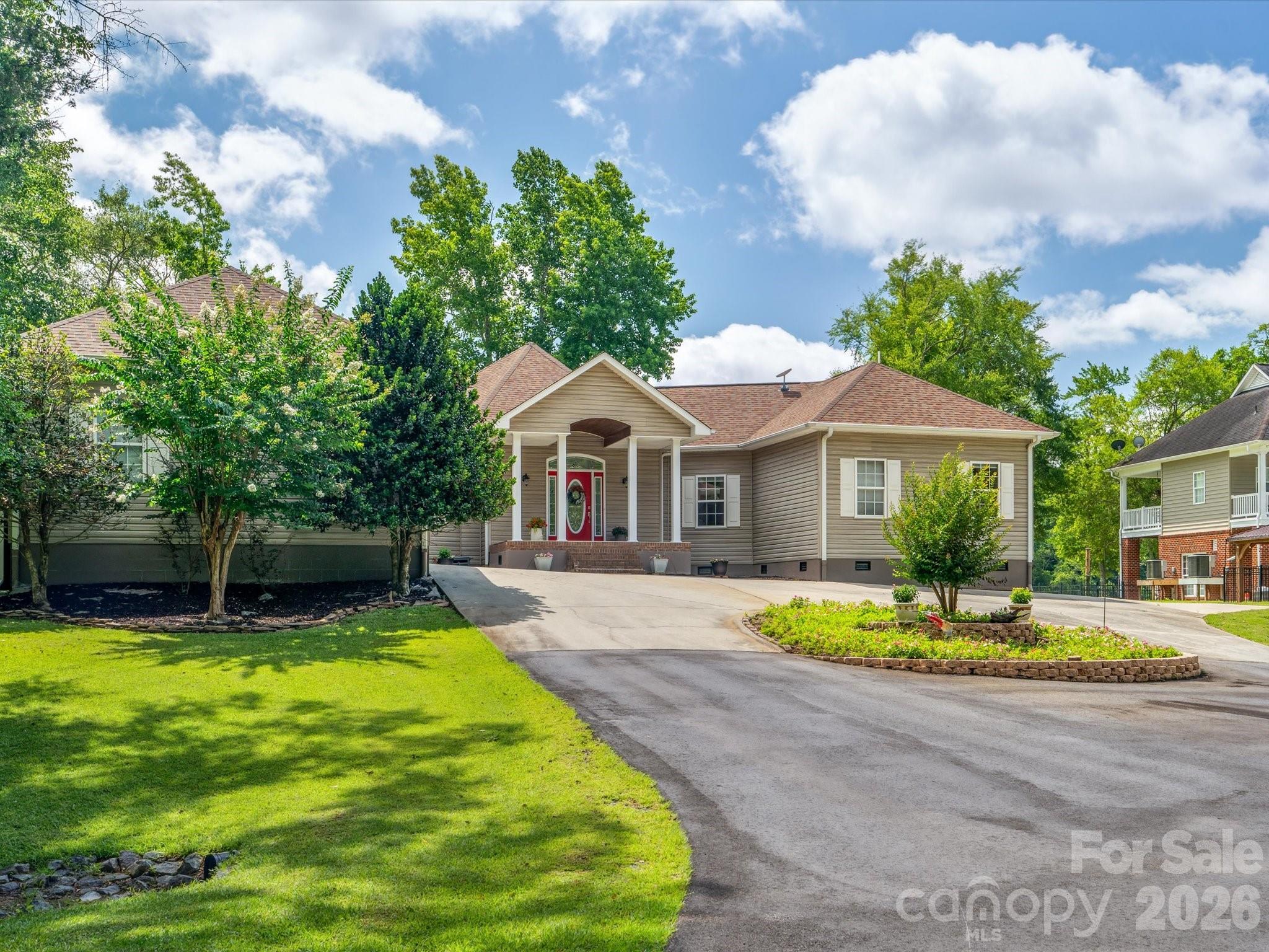 887 Living Waters Drive — Great Falls