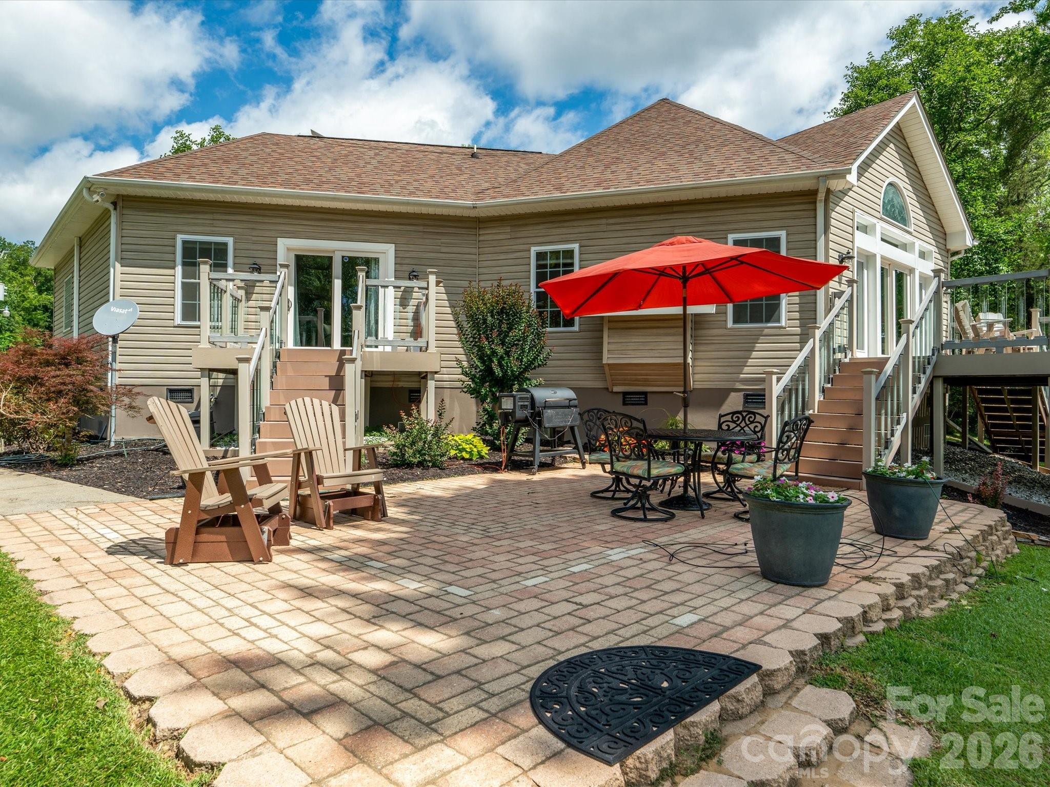 887 Living Waters Drive — Great Falls