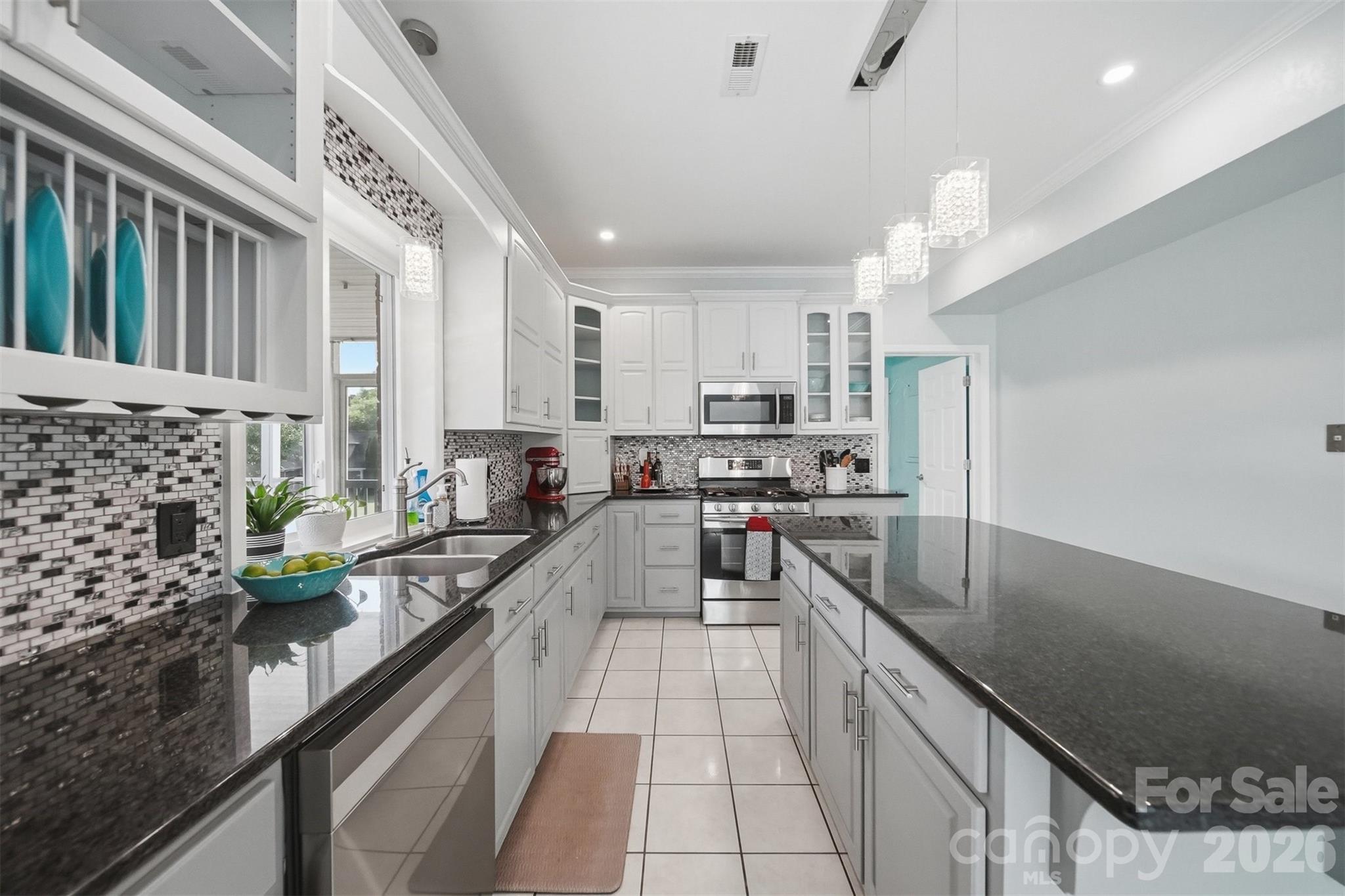 1360 Sweetbriar Lane — Hickory