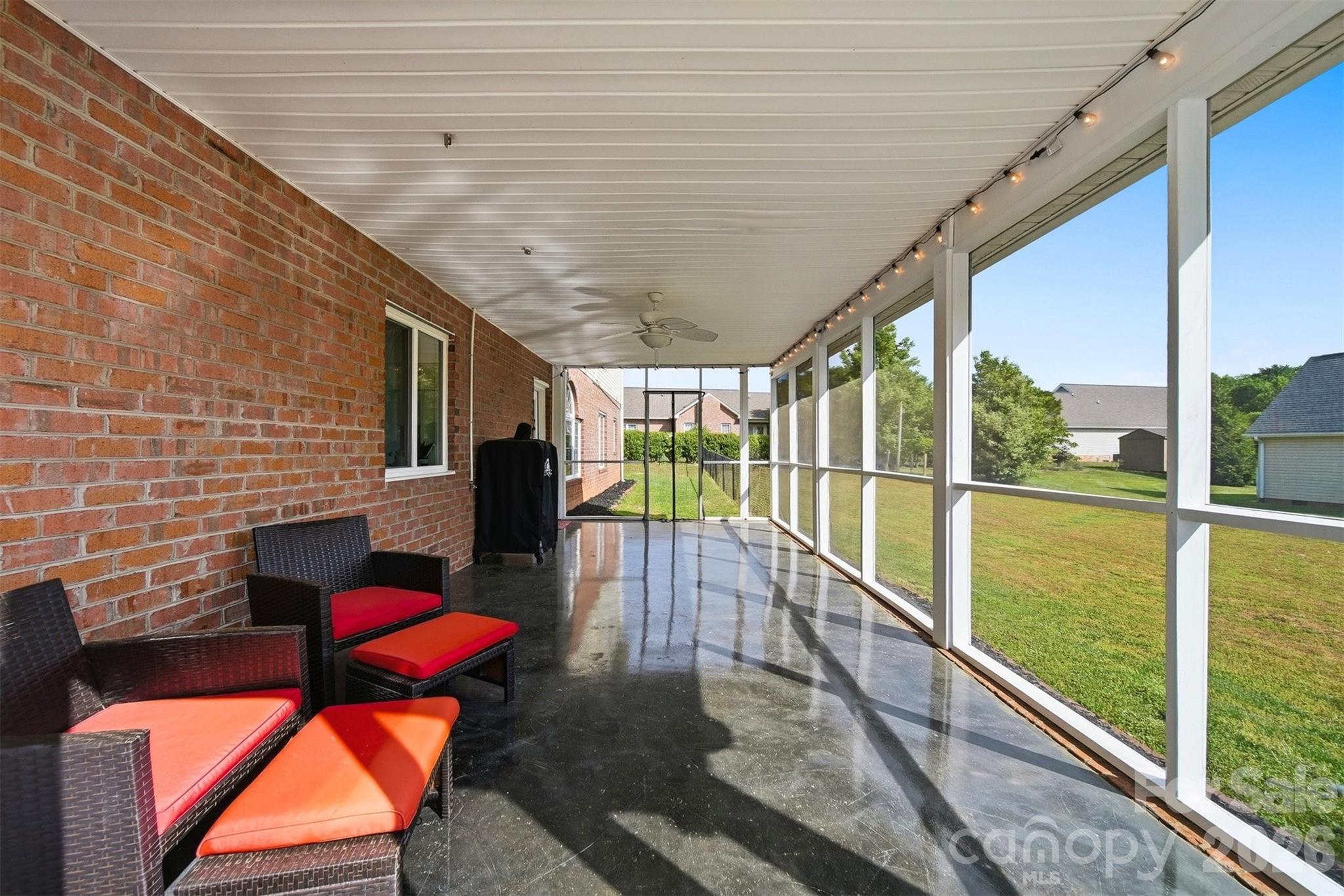 1360 Sweetbriar Lane — Hickory