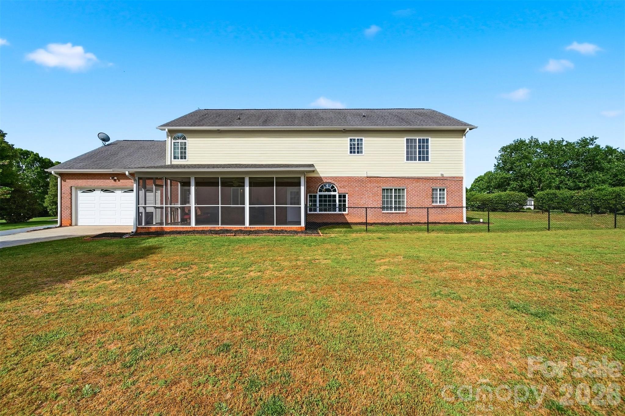 1360 Sweetbriar Lane — Hickory