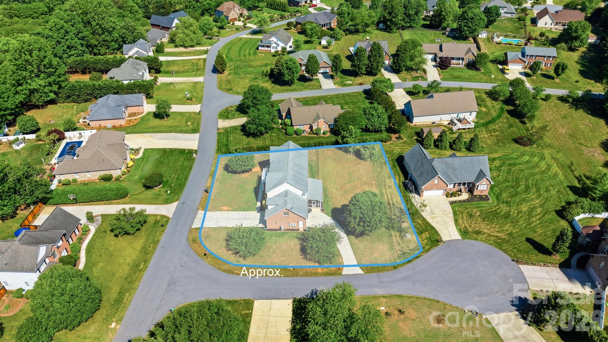 1360 Sweetbriar Lane — Hickory