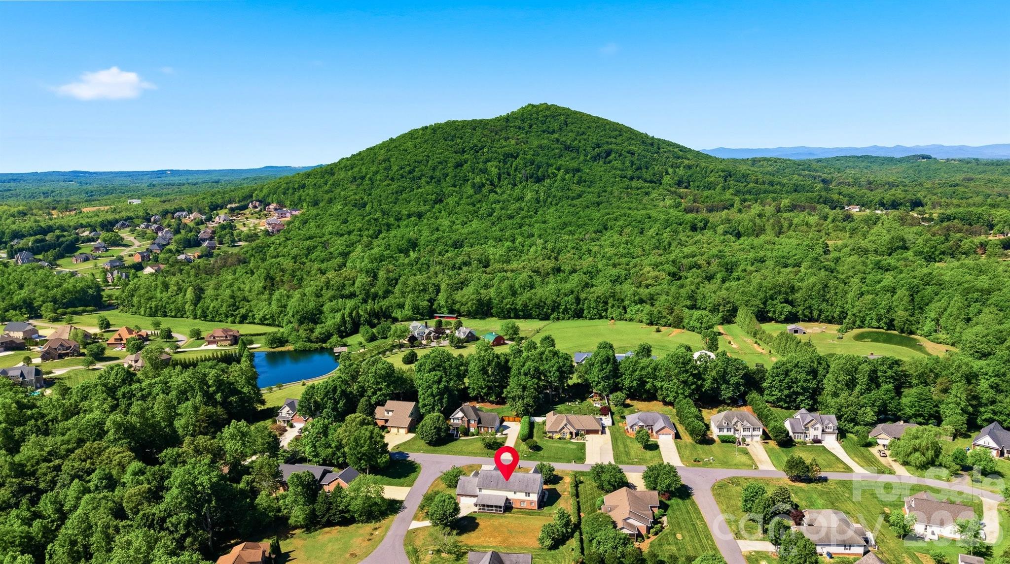1360 Sweetbriar Lane — Hickory