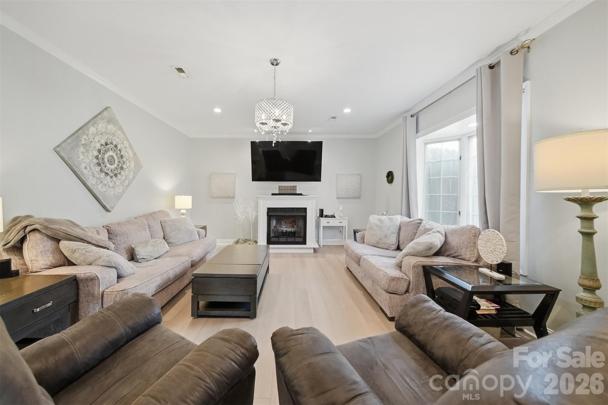 1360 Sweetbriar Lane — Hickory