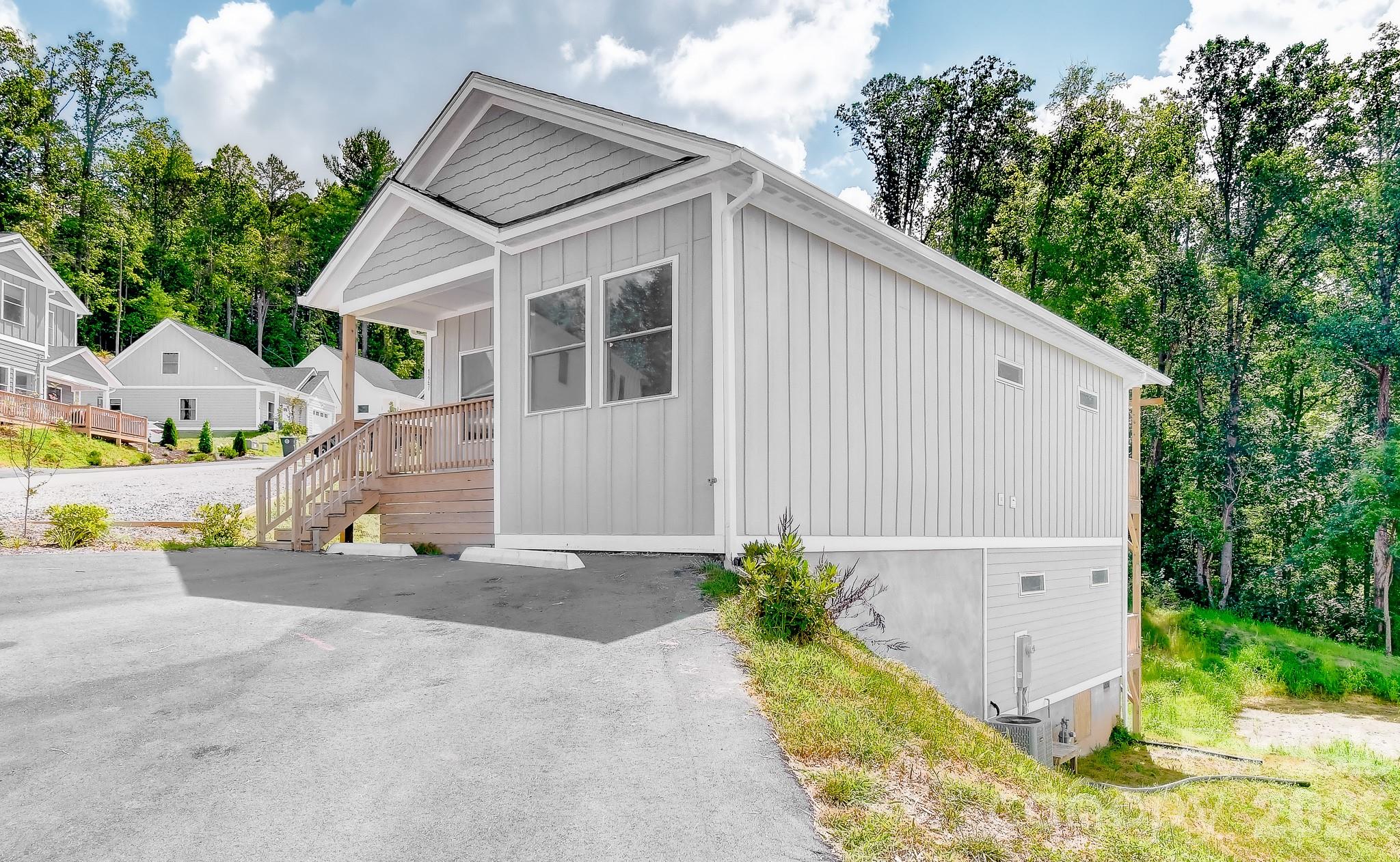 127 Northbend Drive — Asheville