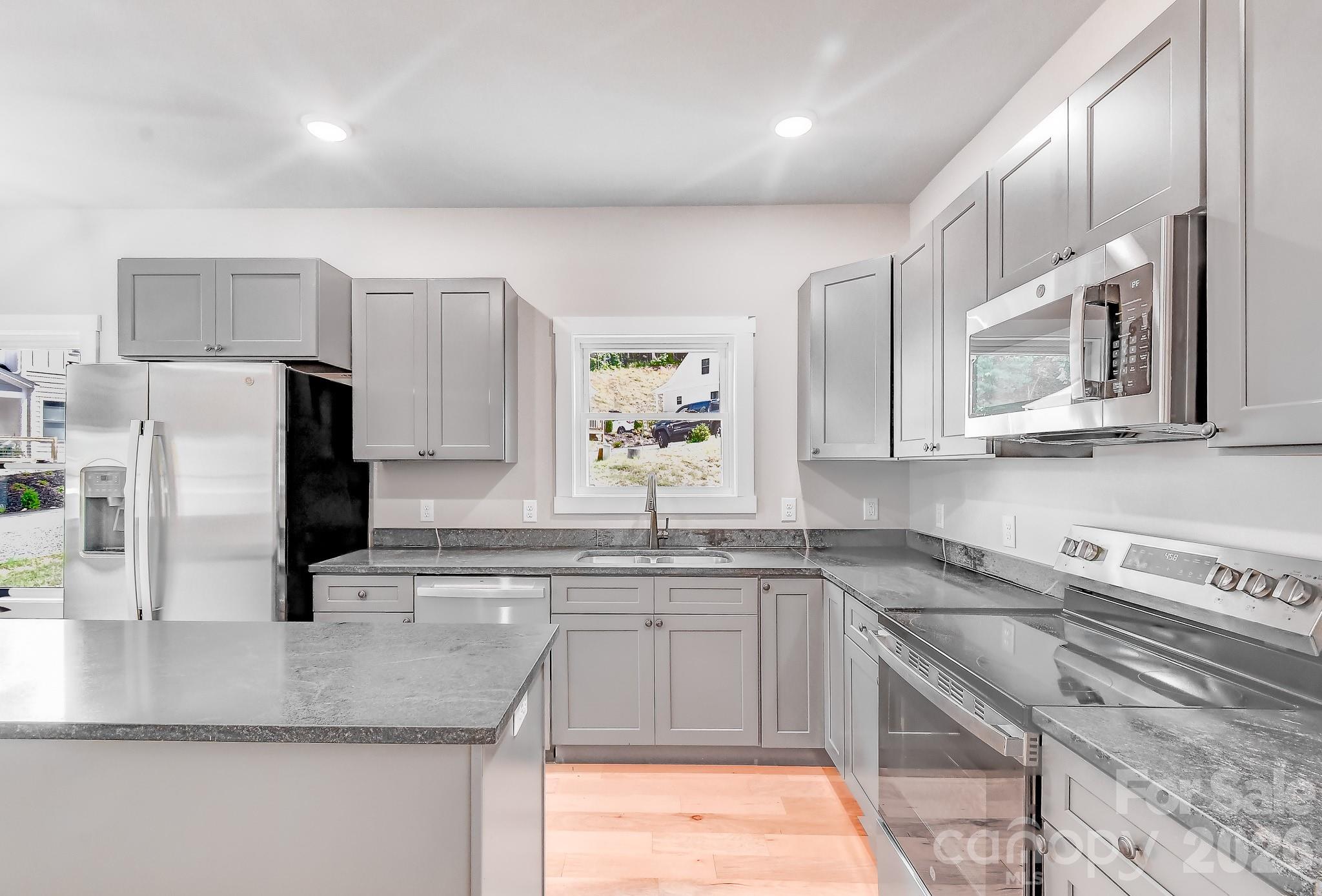 127 Northbend Drive — Asheville