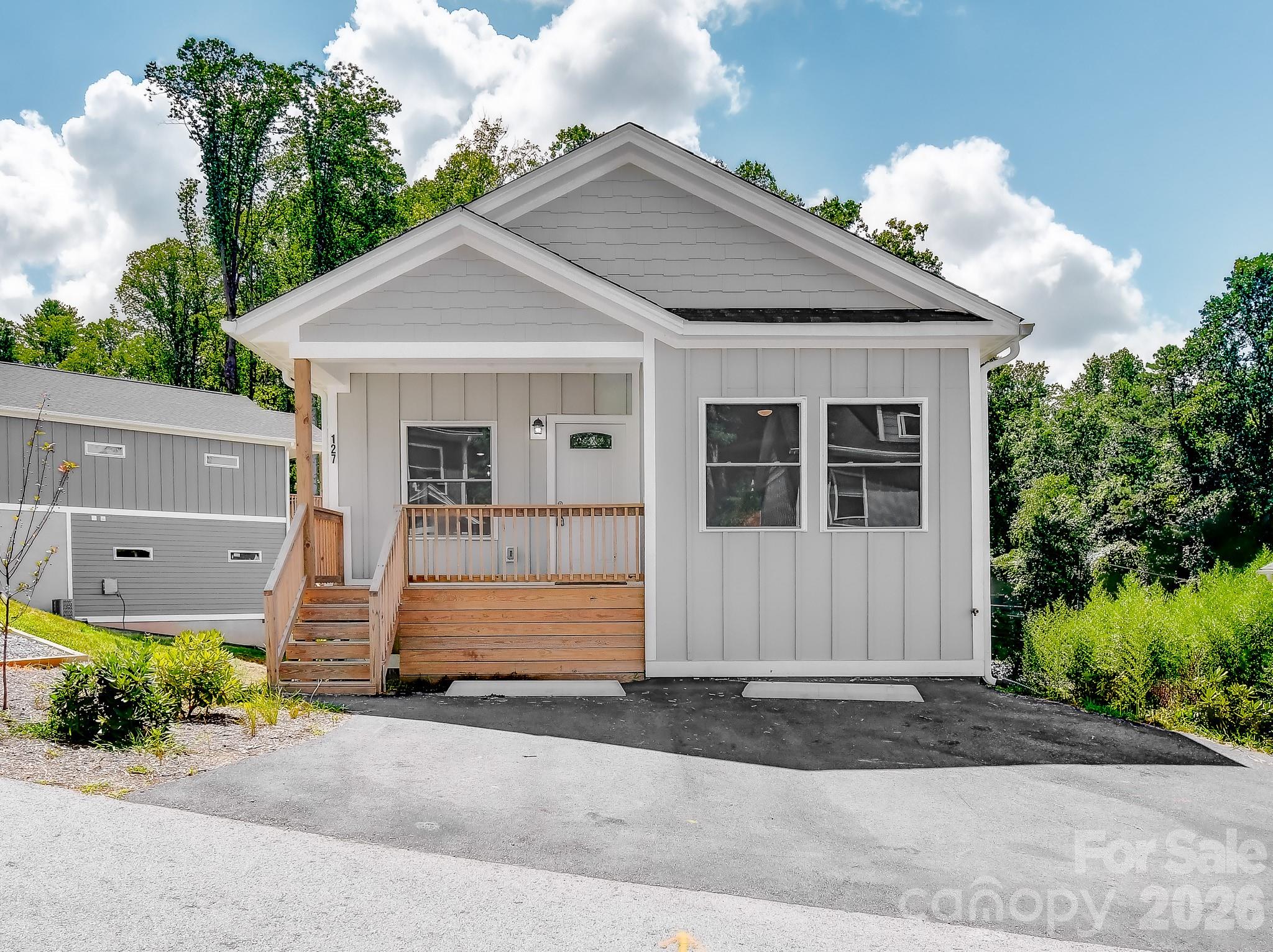 127 Northbend Drive — Asheville