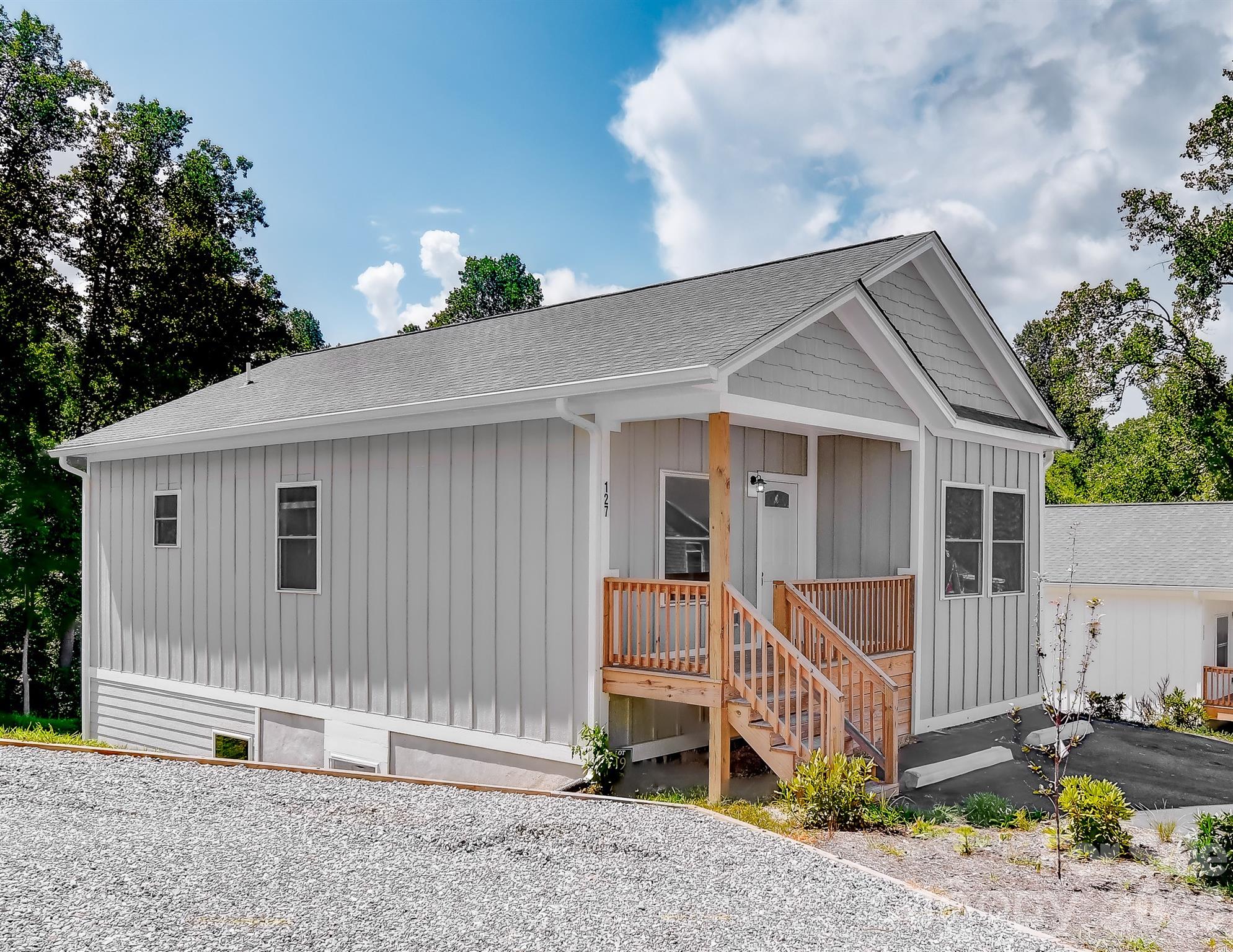 127 Northbend Drive — Asheville