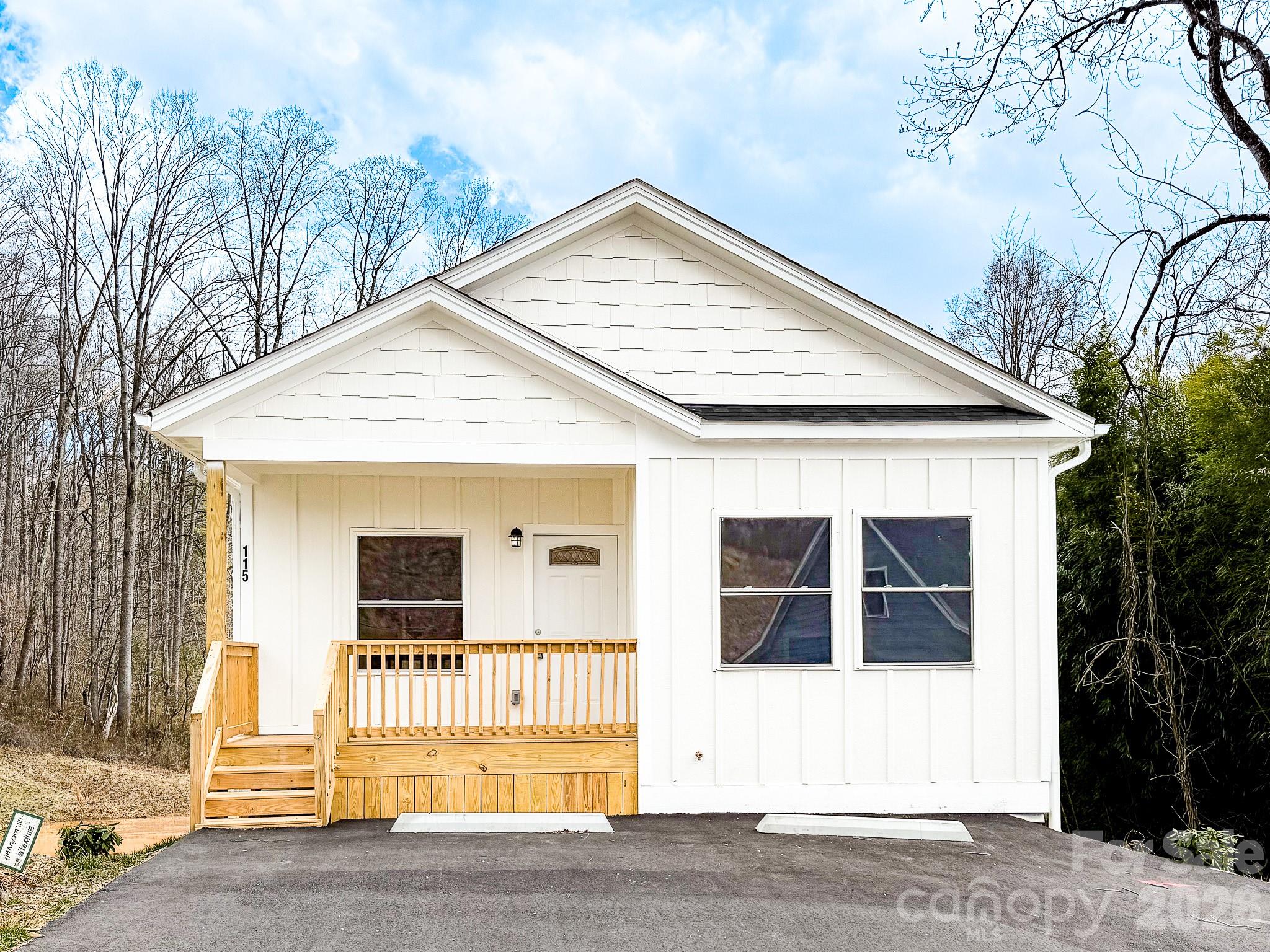 115 Northbend Drive — Asheville