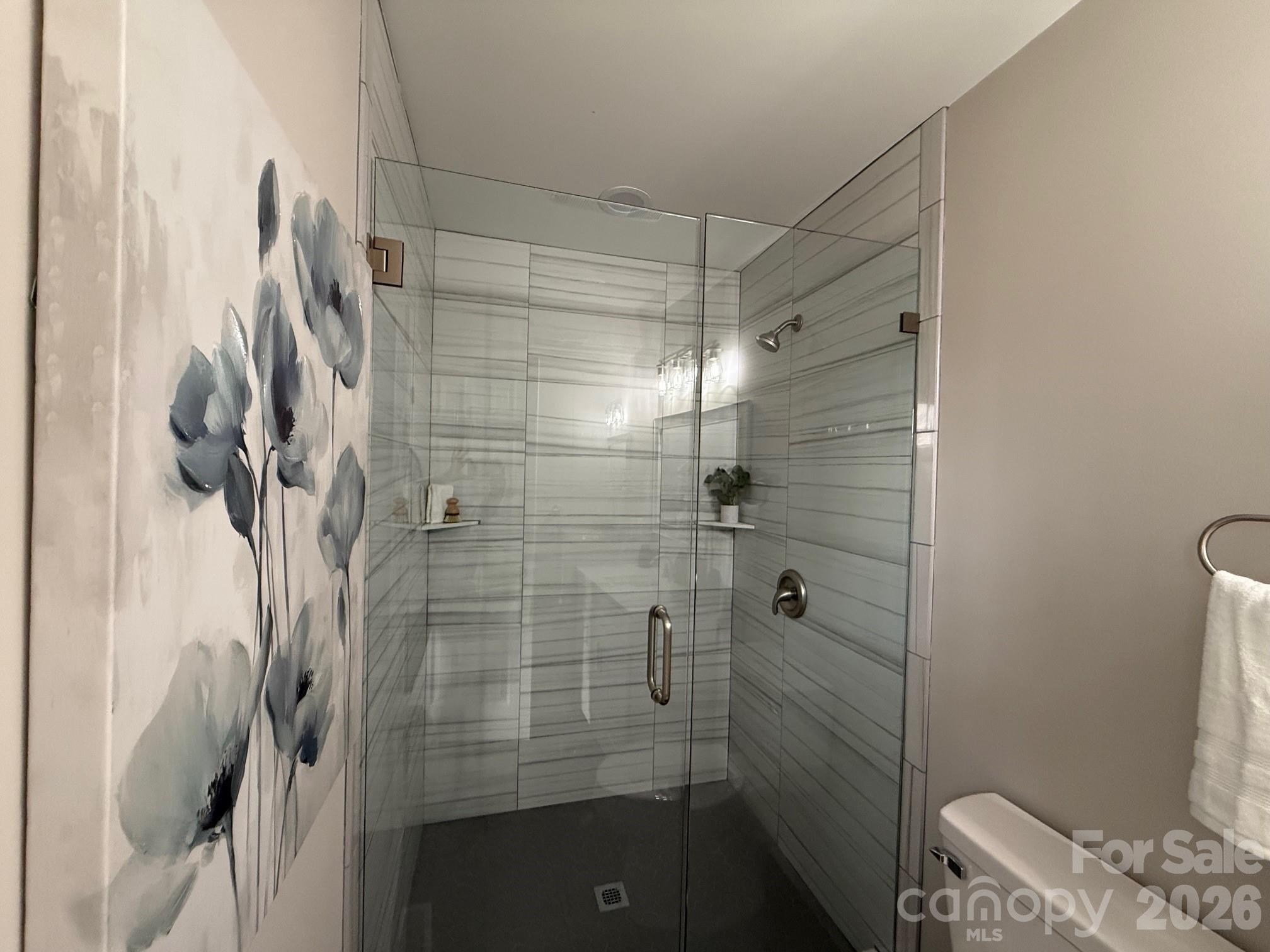 2411 Kimway Drive — Matthews