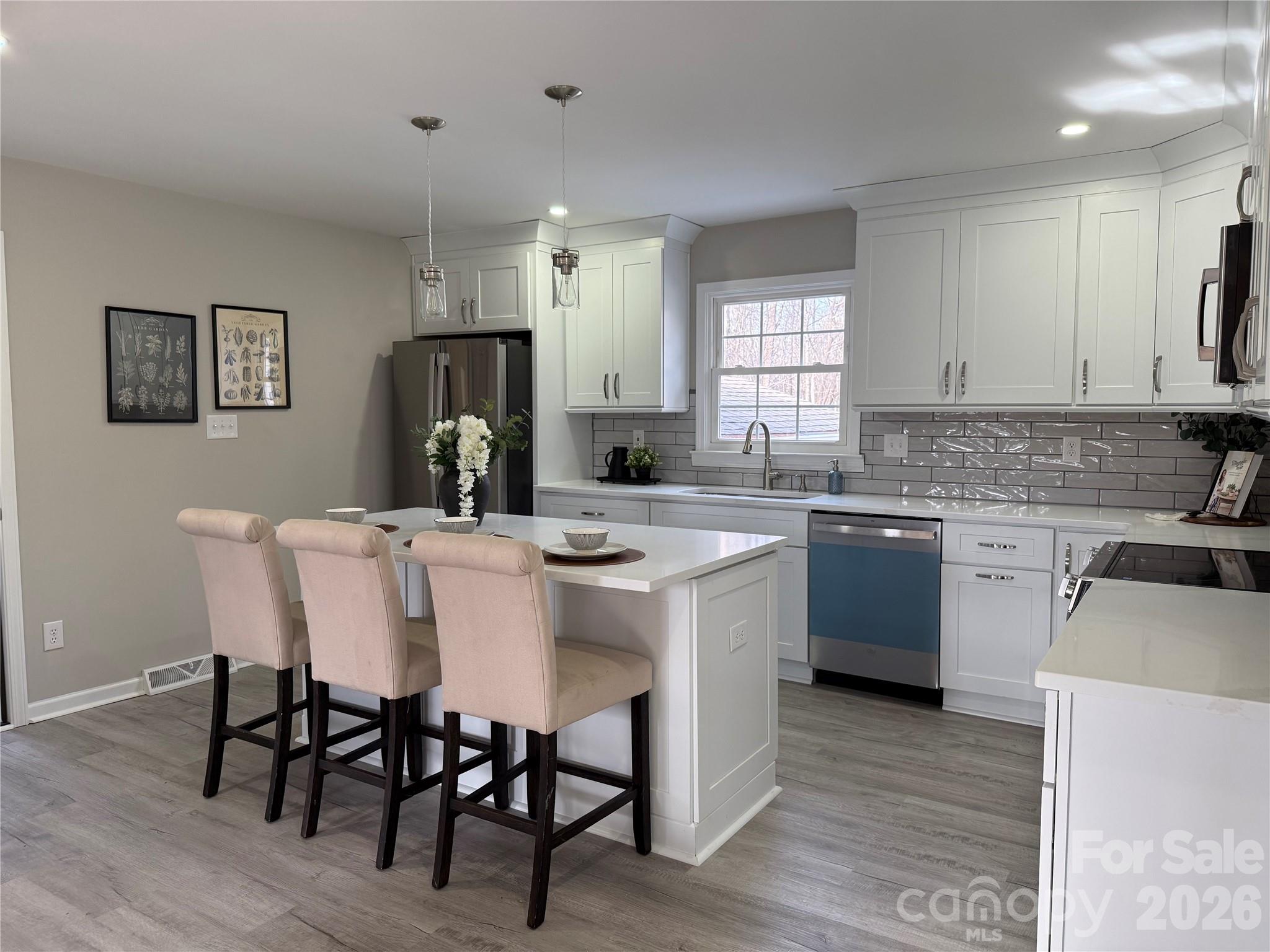 2411 Kimway Drive — Matthews