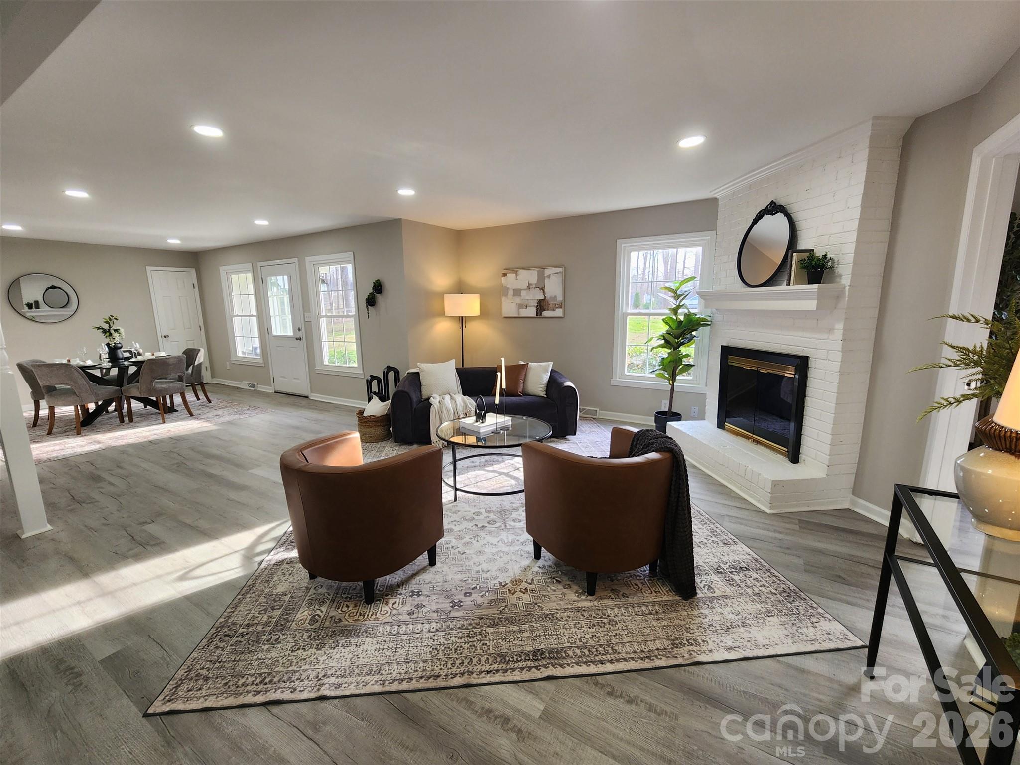 2411 Kimway Drive — Matthews
