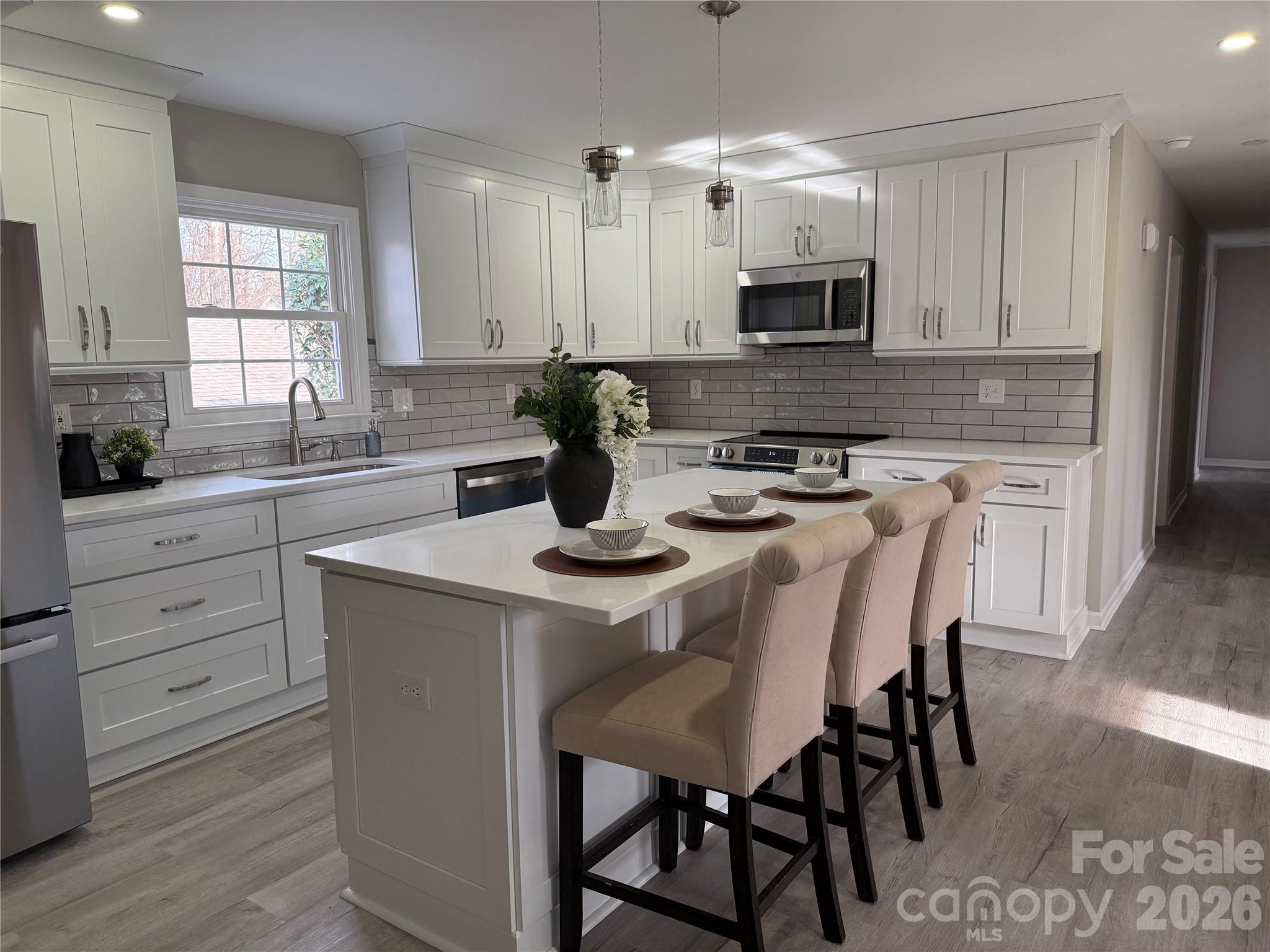2411 Kimway Drive — Matthews