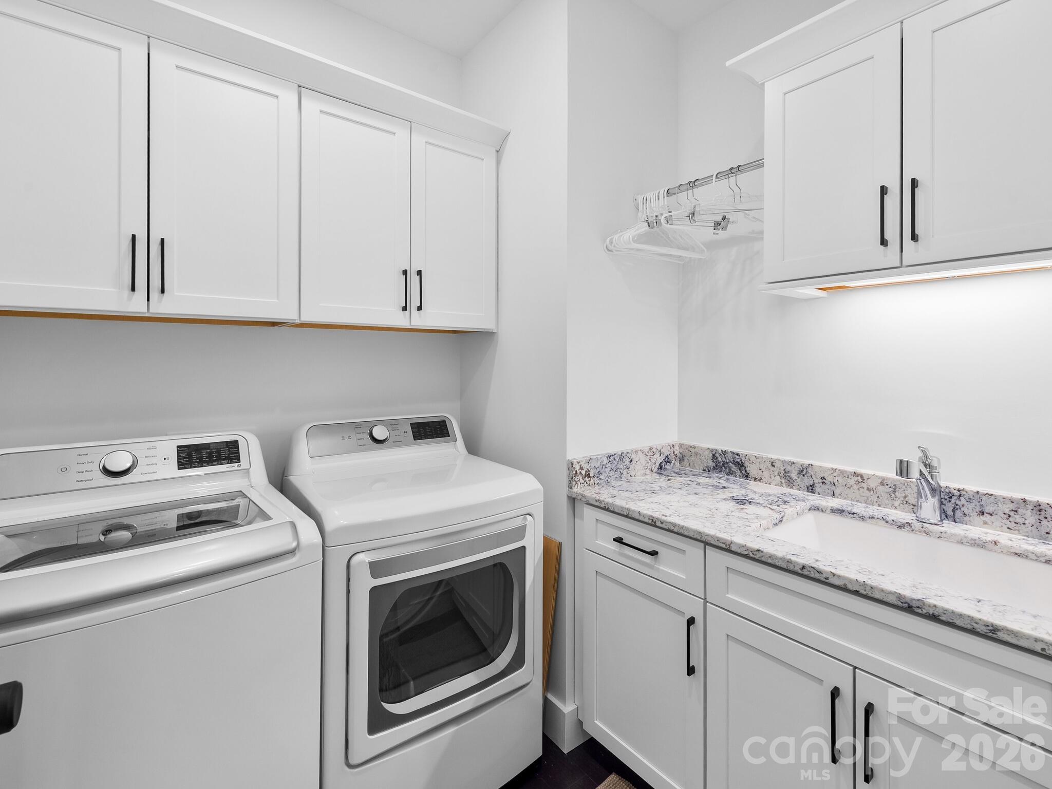 215 Lindsey Farm Drive — Flat Rock