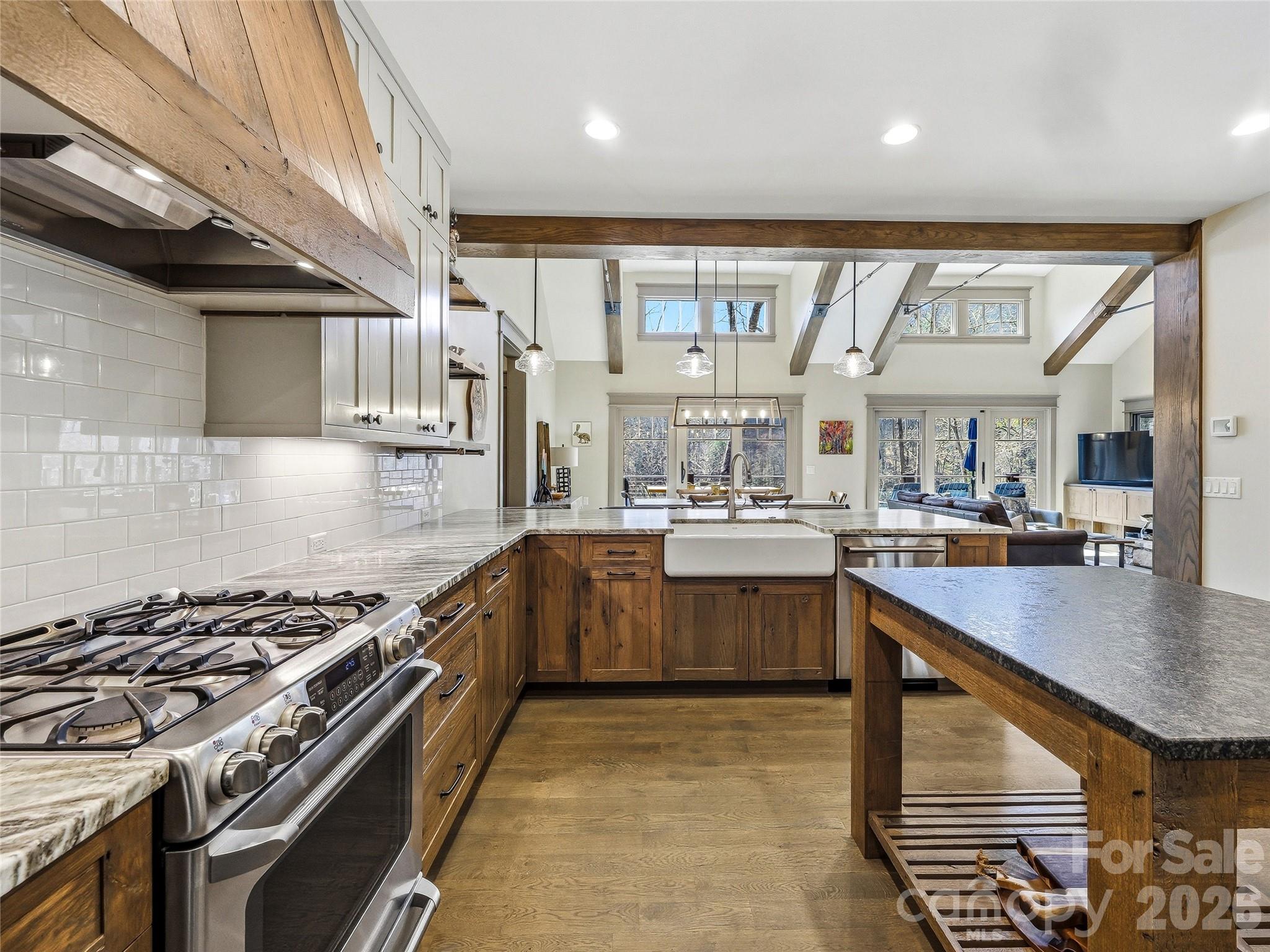 3735 French Broad Parkway — Marshall