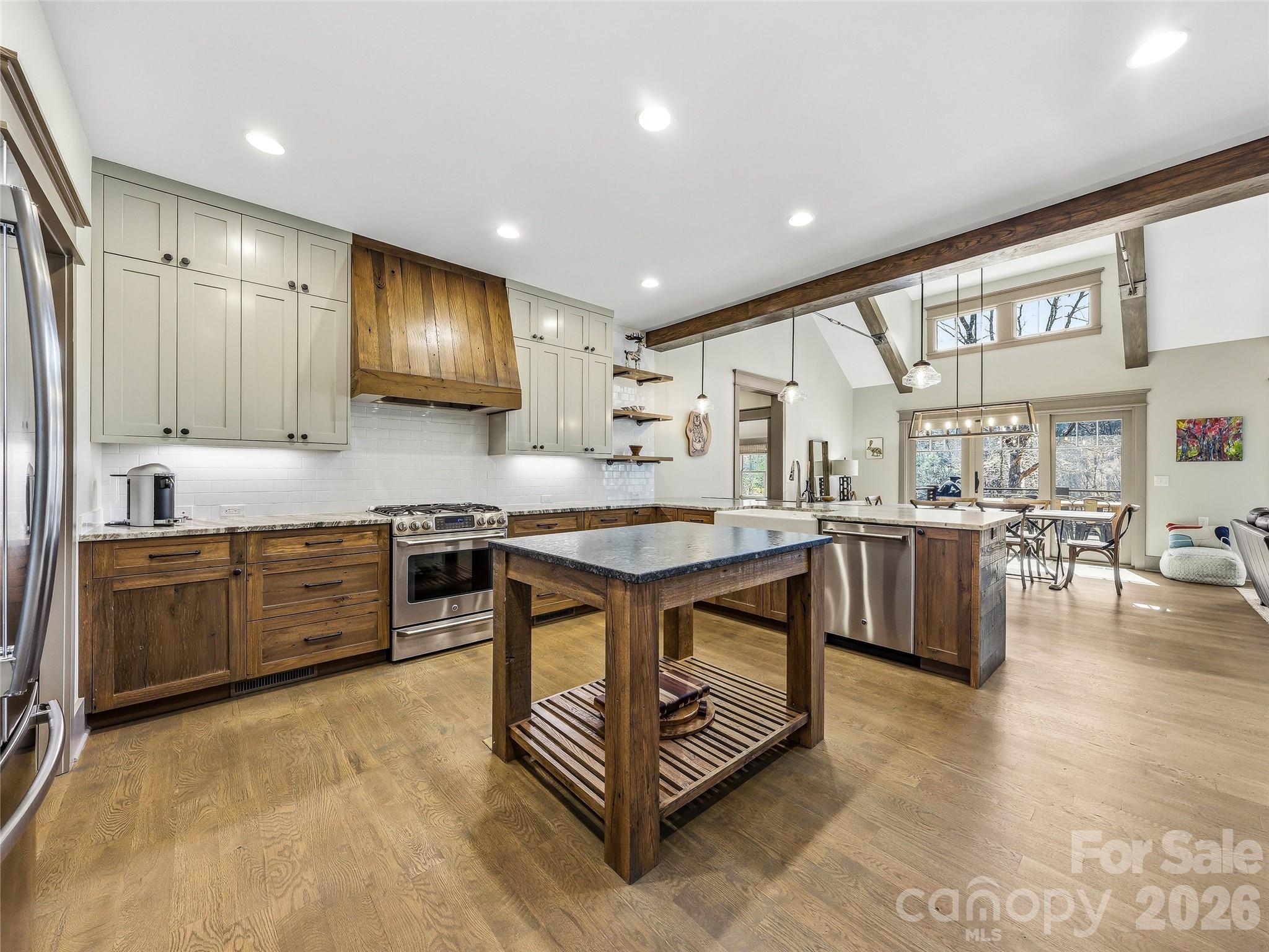 3735 French Broad Parkway — Marshall