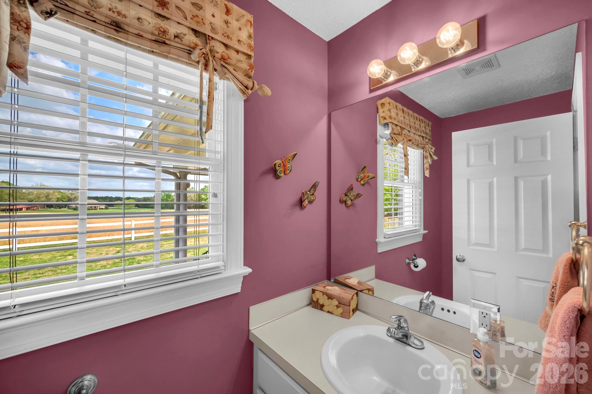 824 N Forest Hills School Road — Marshville