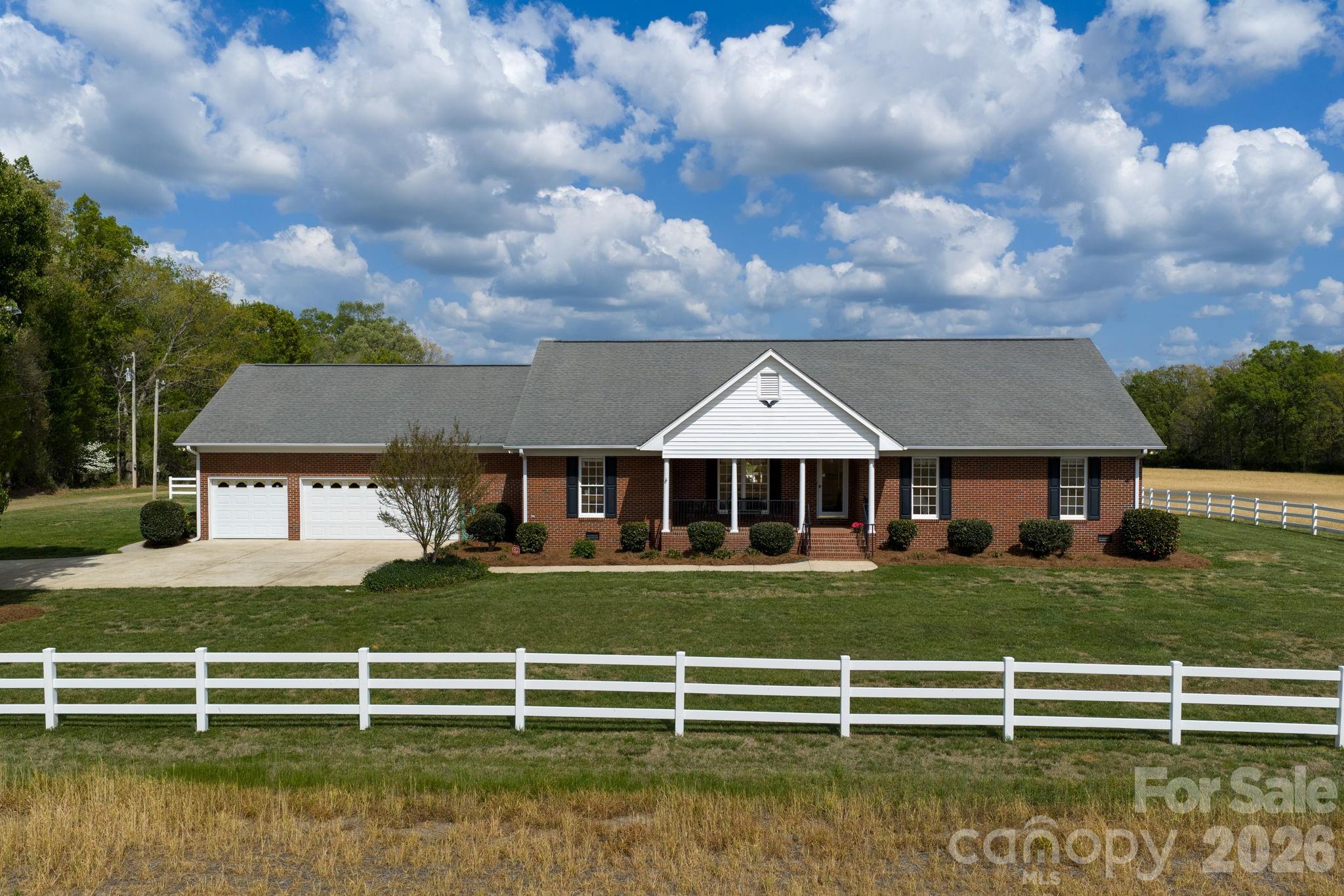 824 N Forest Hills School Road — Marshville