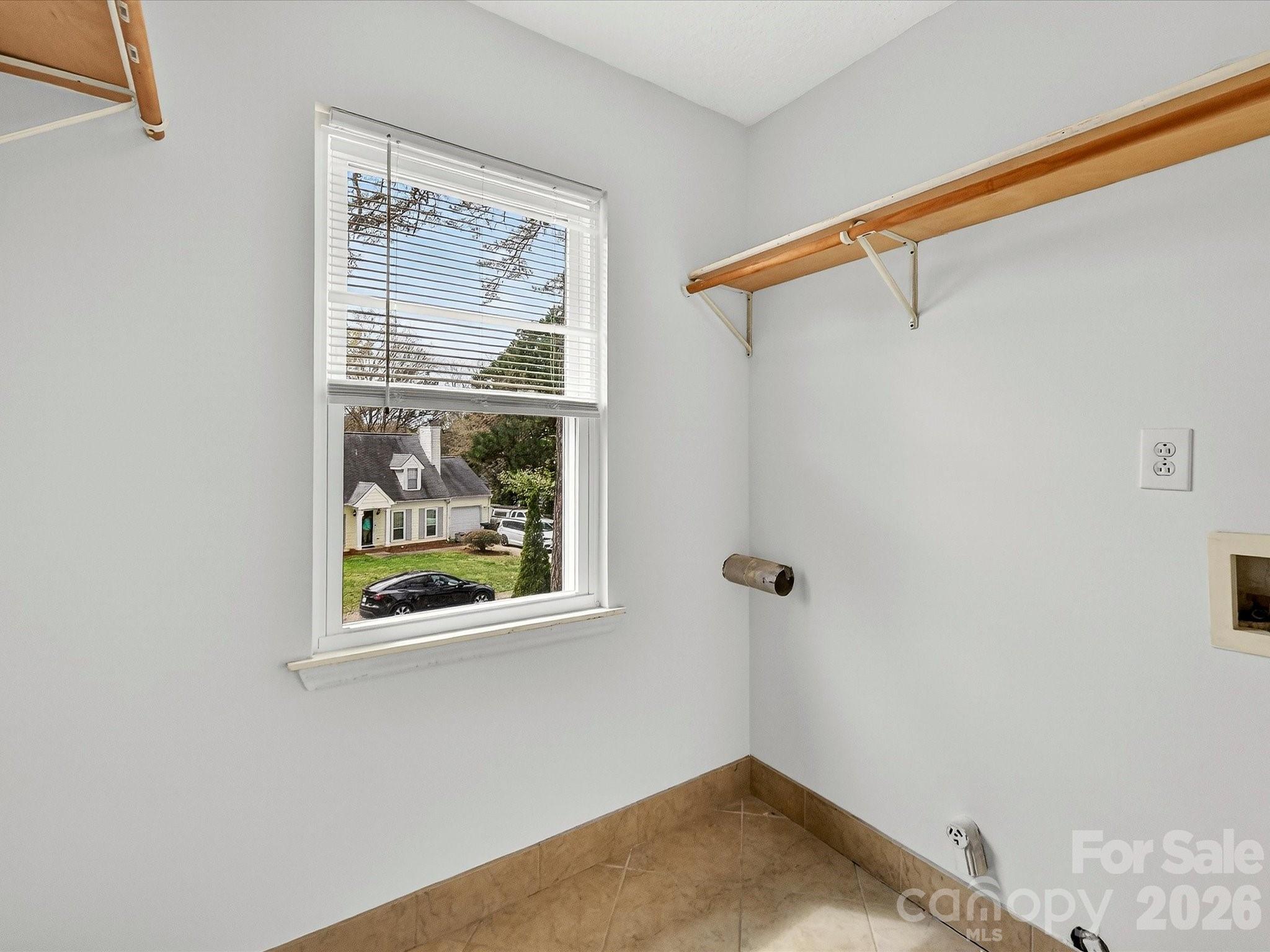 8413 Red Setter Lane — Charlotte