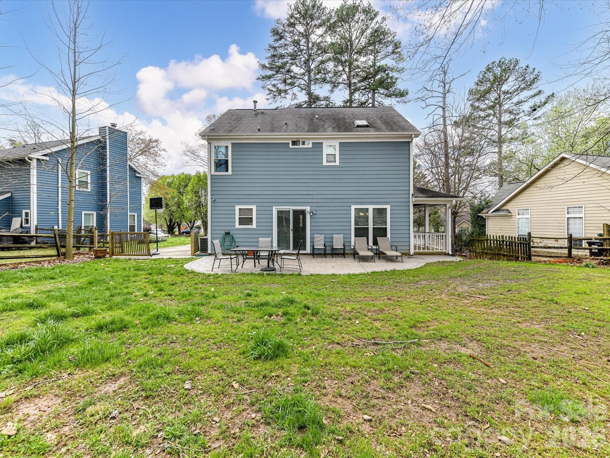 8413 Red Setter Lane — Charlotte