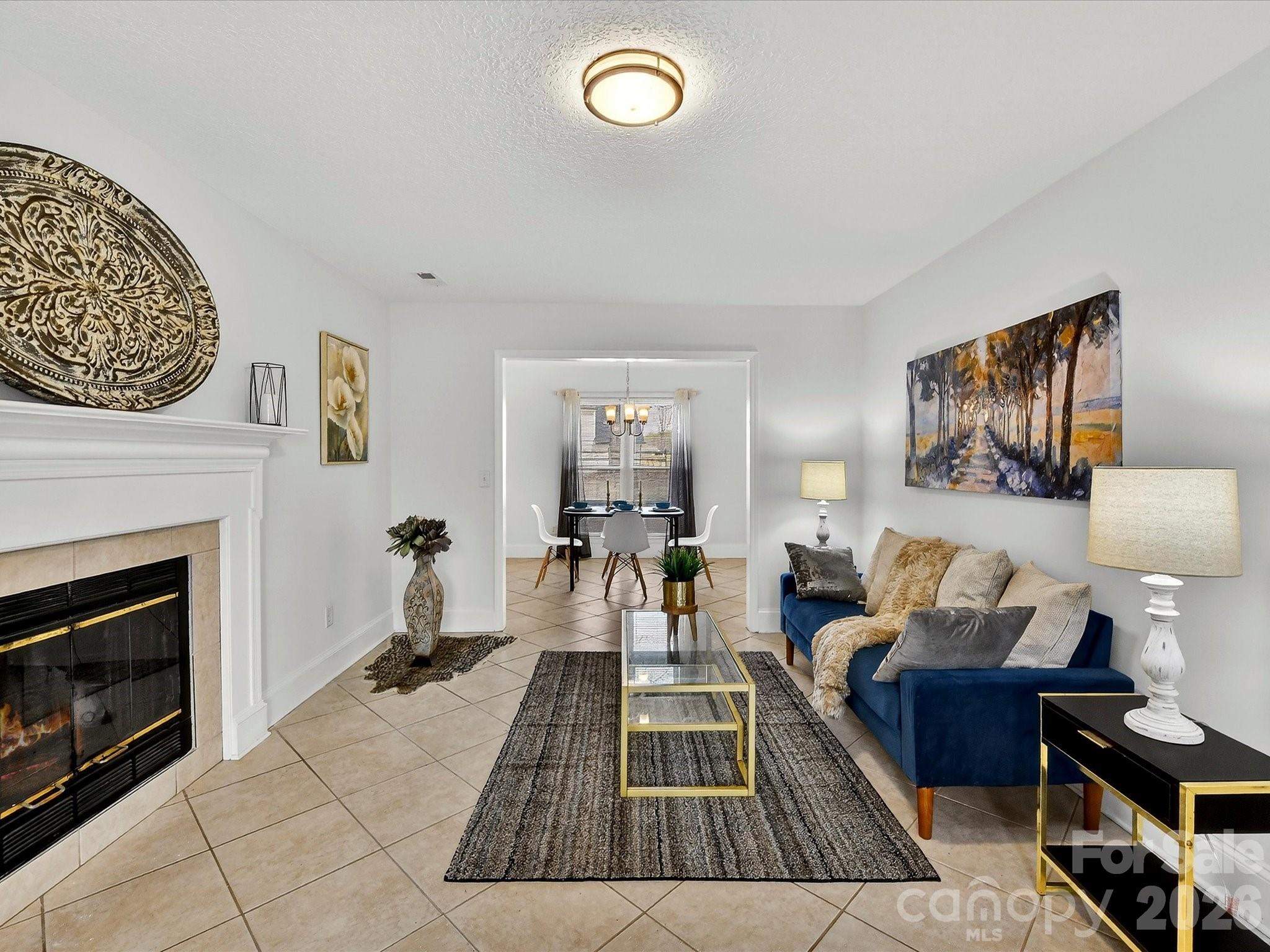 8413 Red Setter Lane — Charlotte