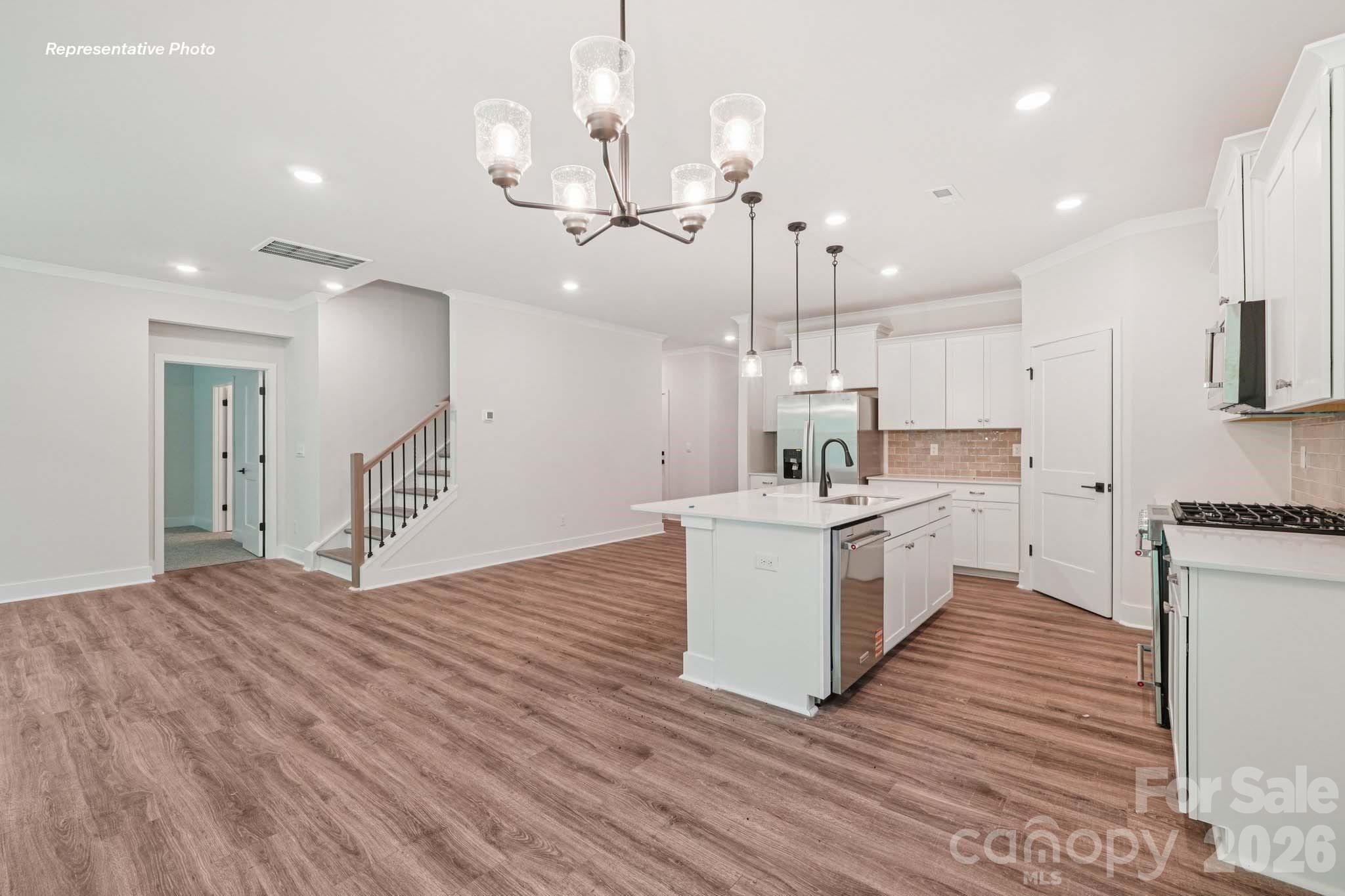 3225 Oberon Street — York