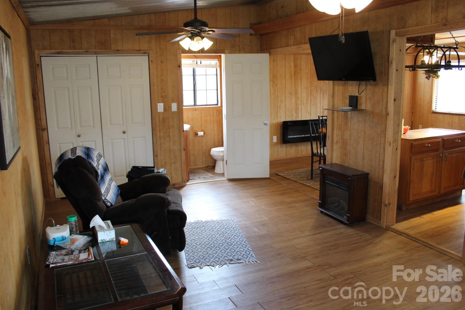 105 Filly Trail — Love Valley