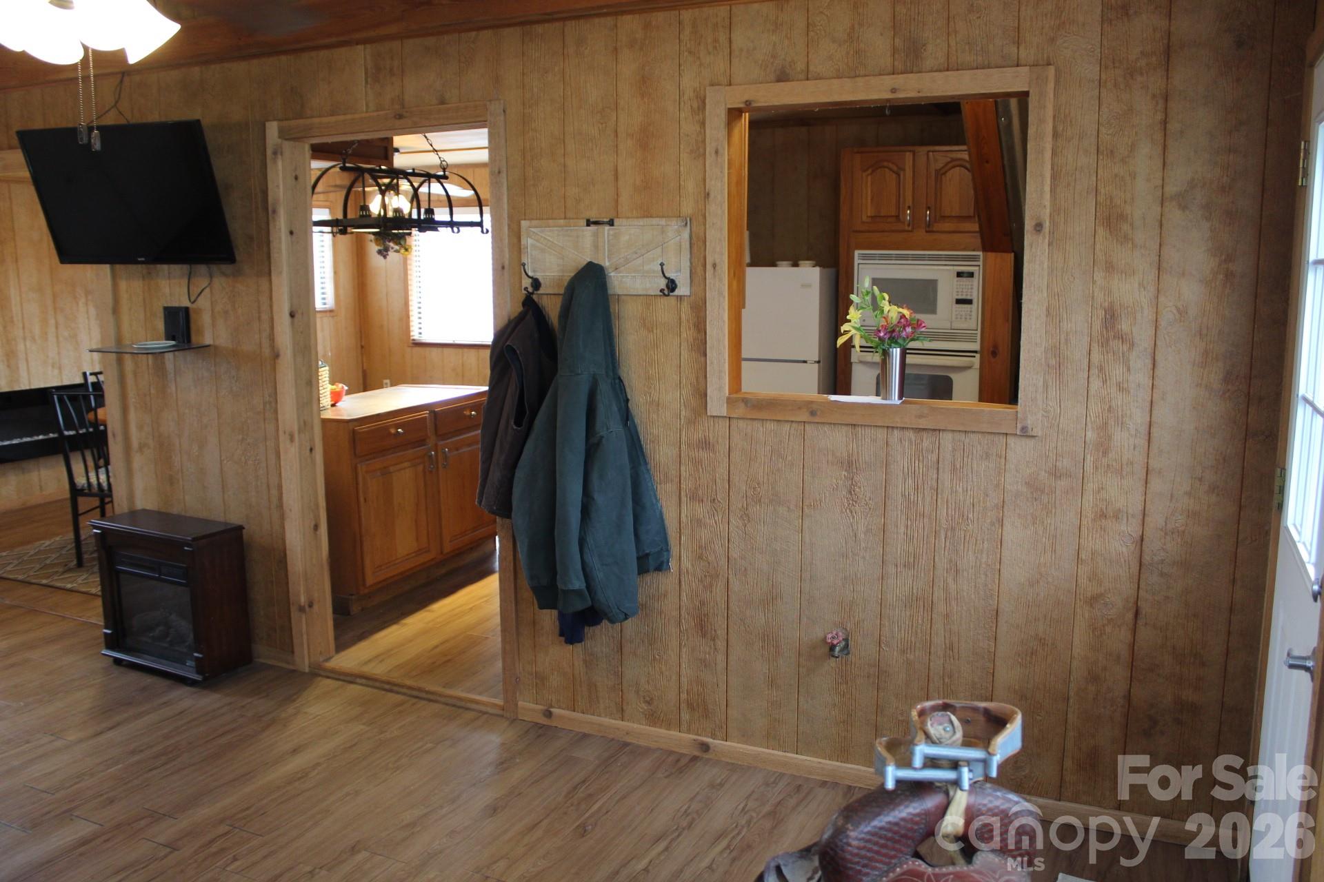 105 Filly Trail — Love Valley