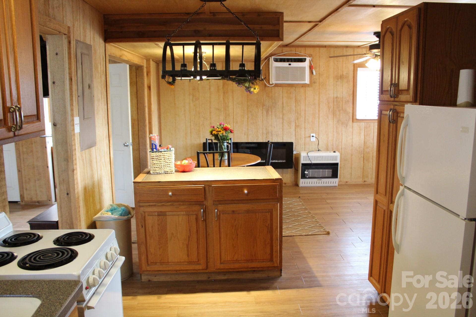105 Filly Trail — Love Valley