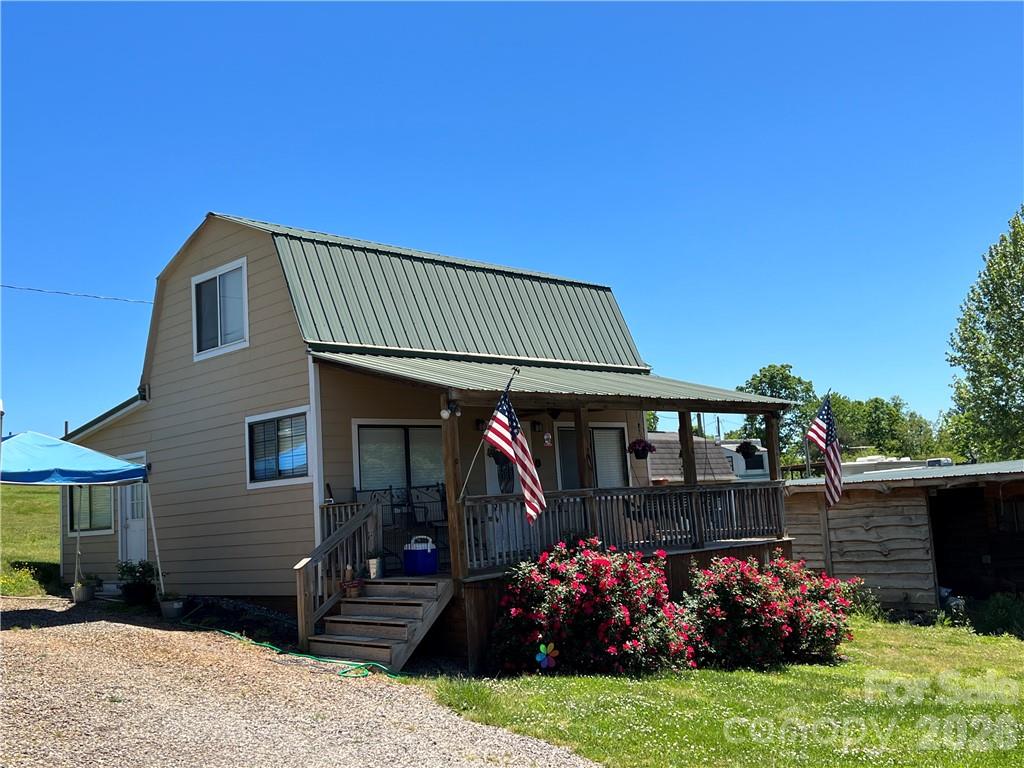 105 Filly Trail — Love Valley