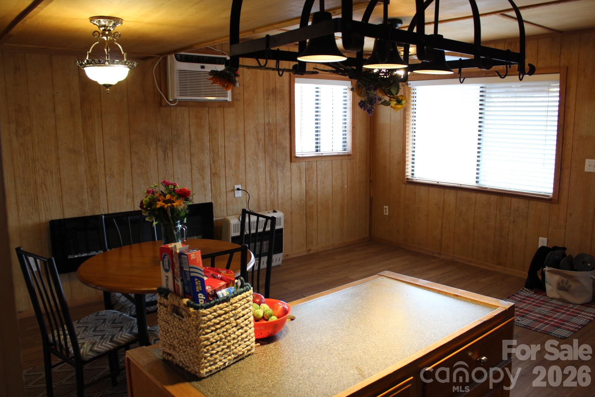 105 Filly Trail — Love Valley