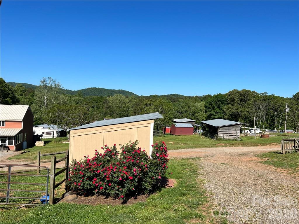 105 Filly Trail — Love Valley