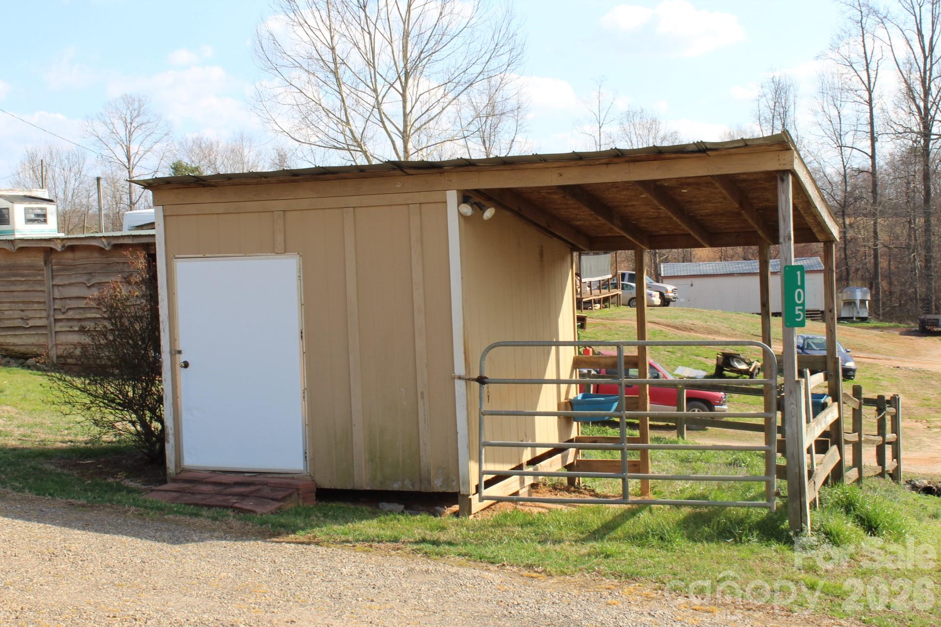105 Filly Trail — Love Valley