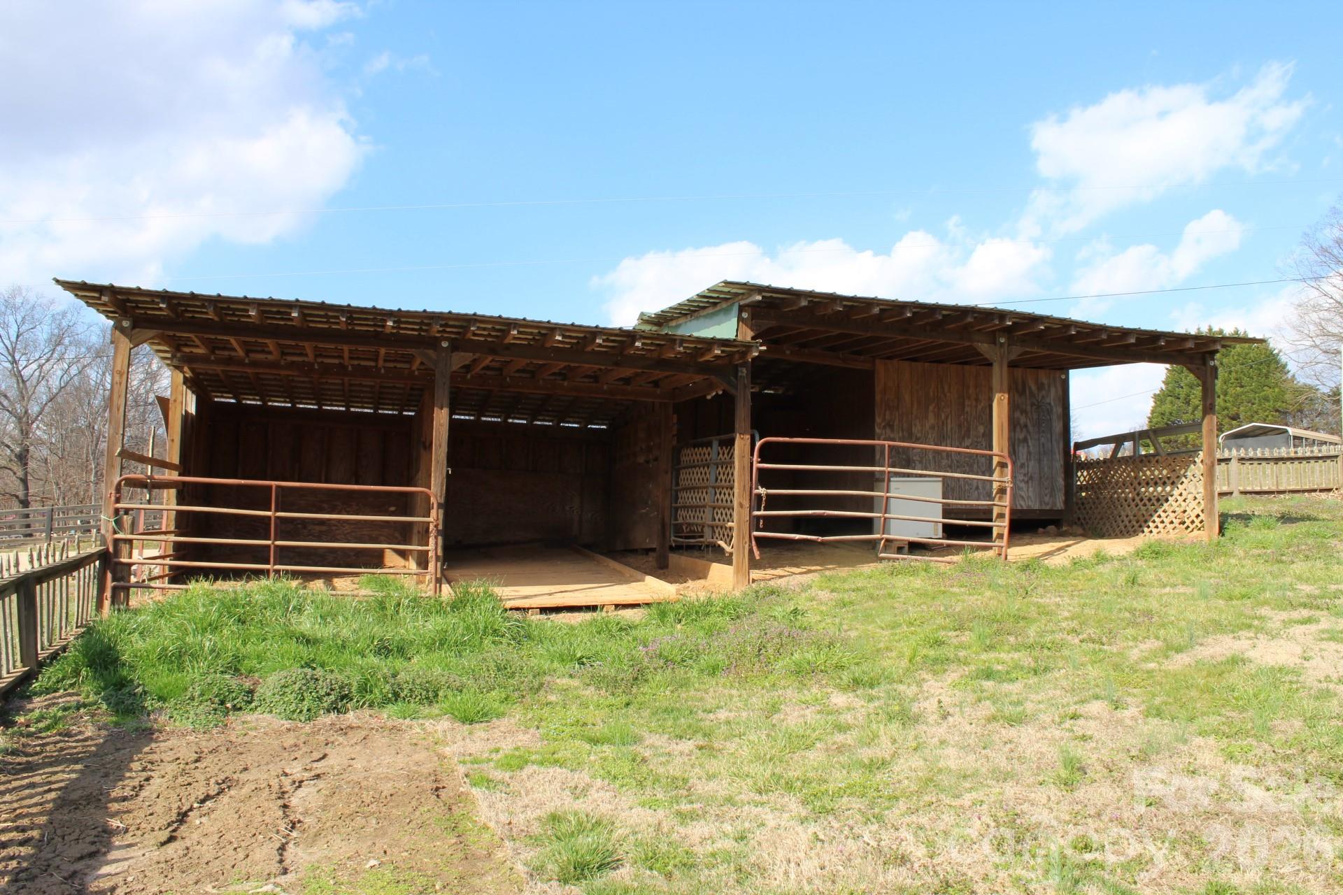 105 Filly Trail — Love Valley