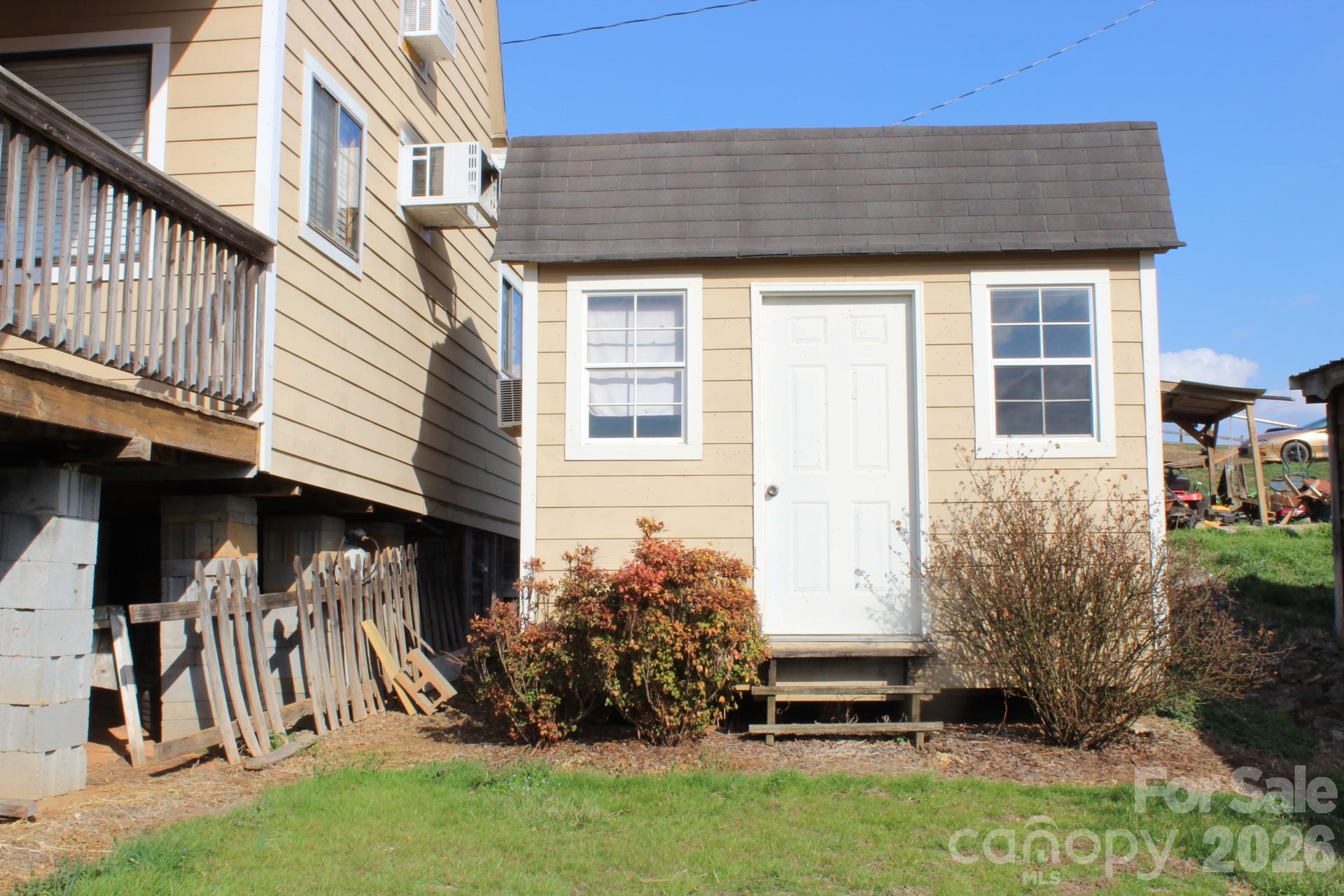 105 Filly Trail — Love Valley