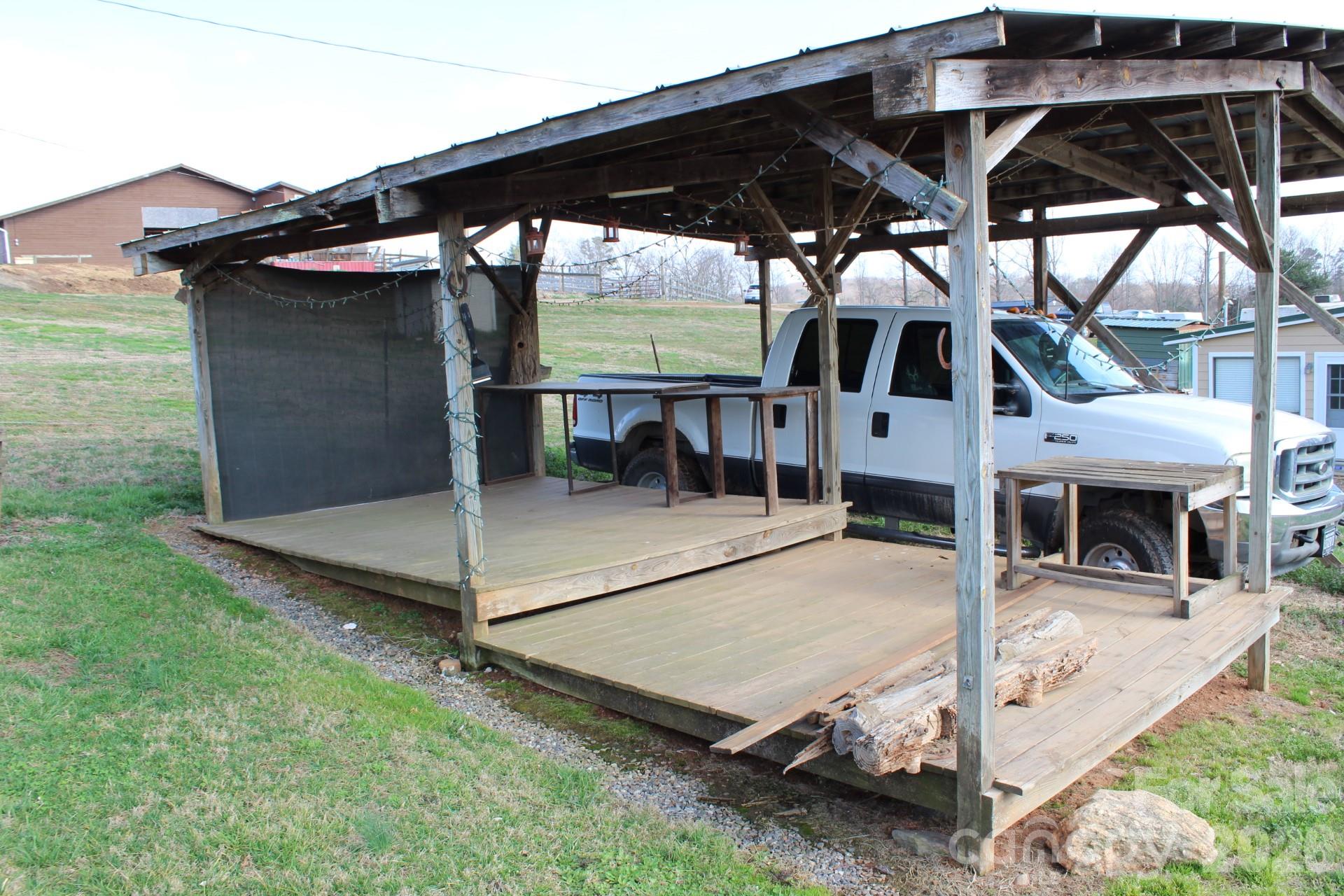 105 Filly Trail — Love Valley