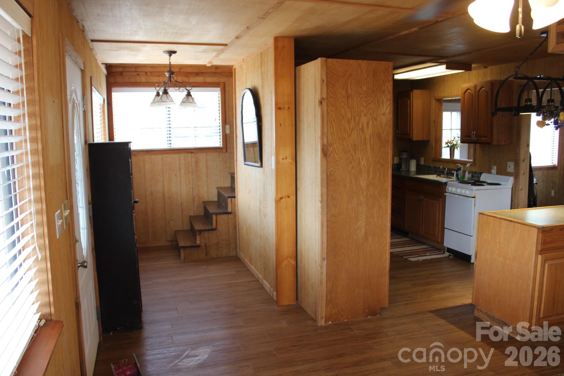 105 Filly Trail — Love Valley