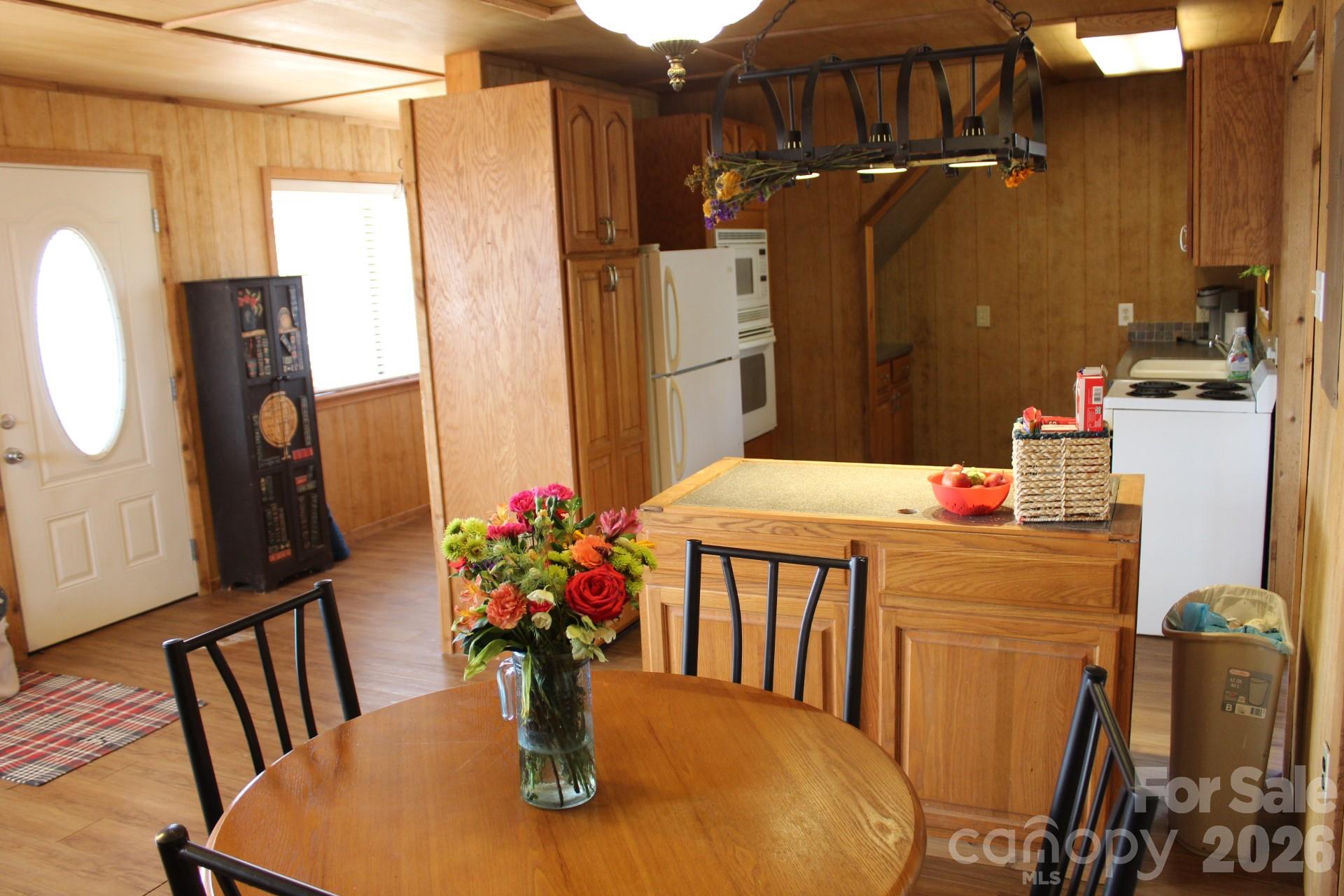 105 Filly Trail — Love Valley