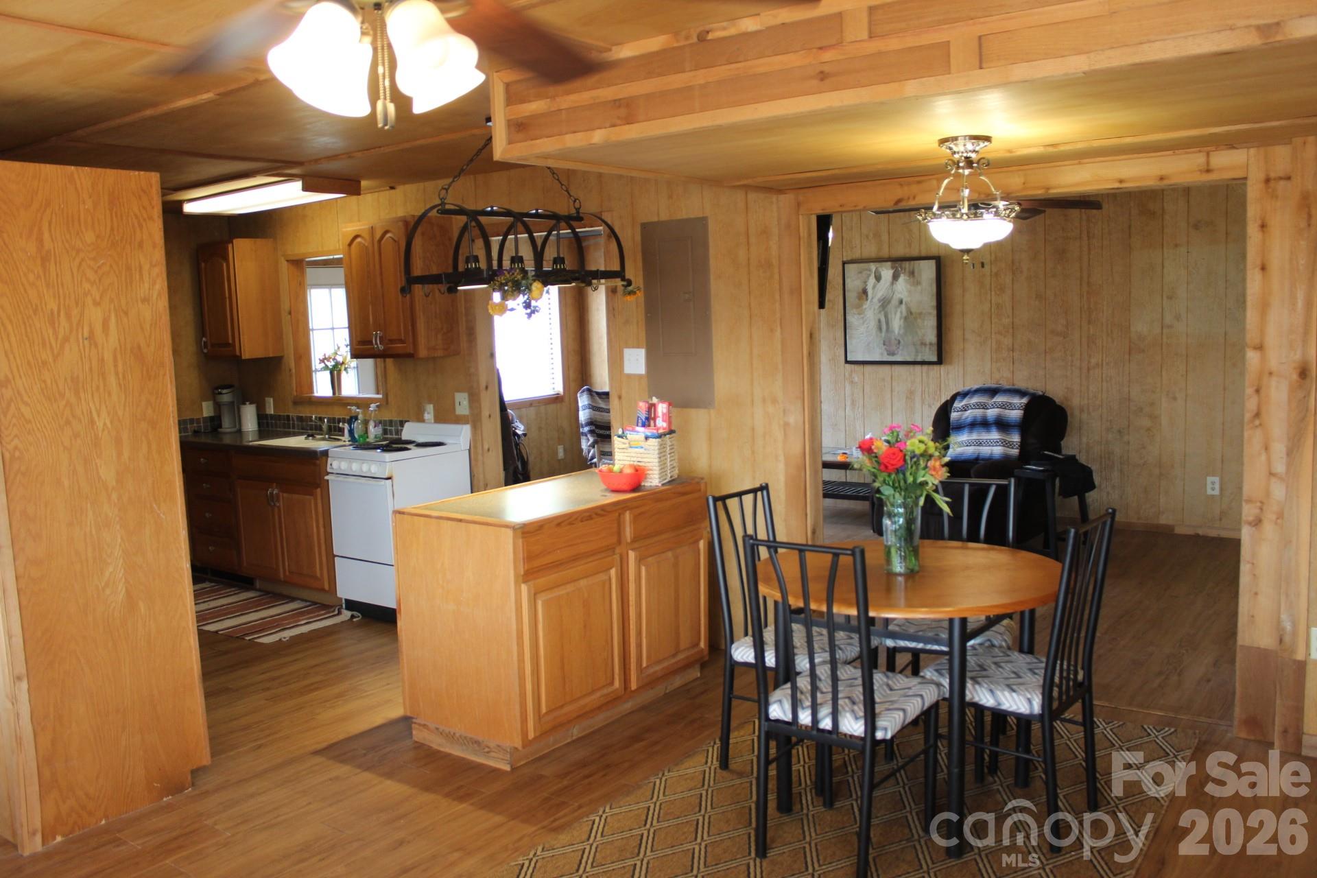 105 Filly Trail — Love Valley