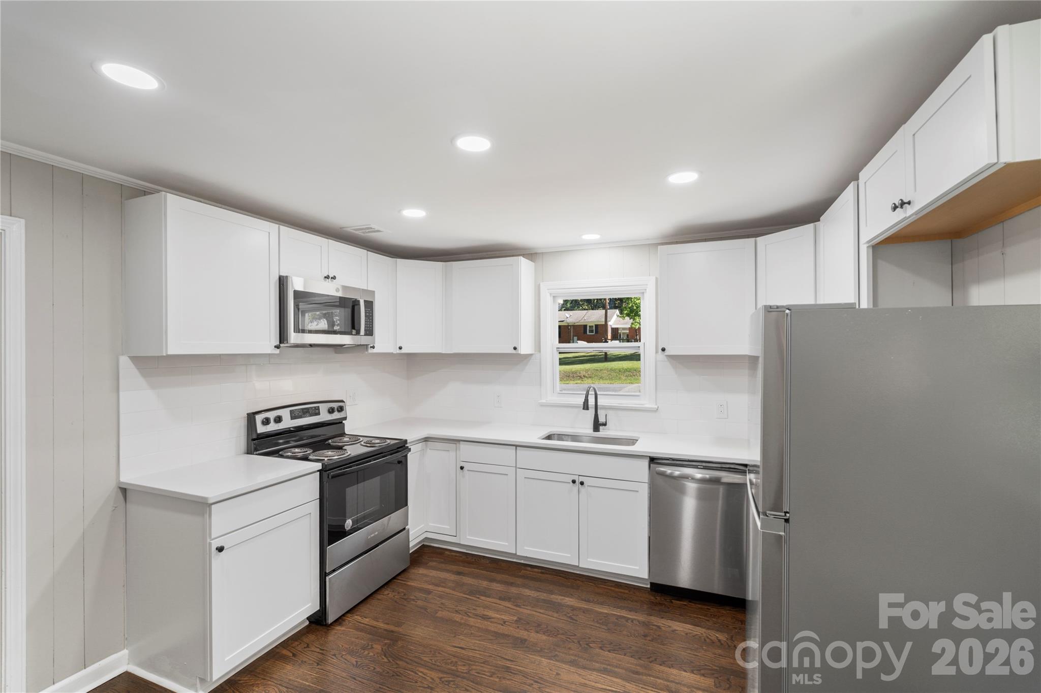 1428 Boxwood Avenue — Lancaster