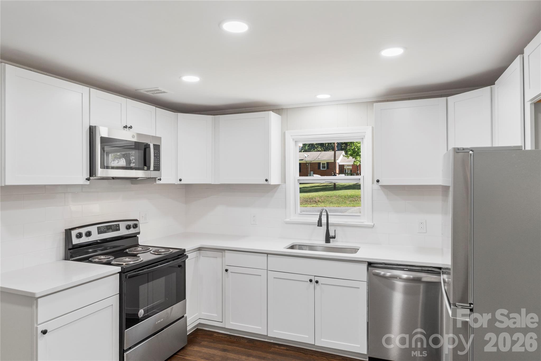 1428 Boxwood Avenue — Lancaster