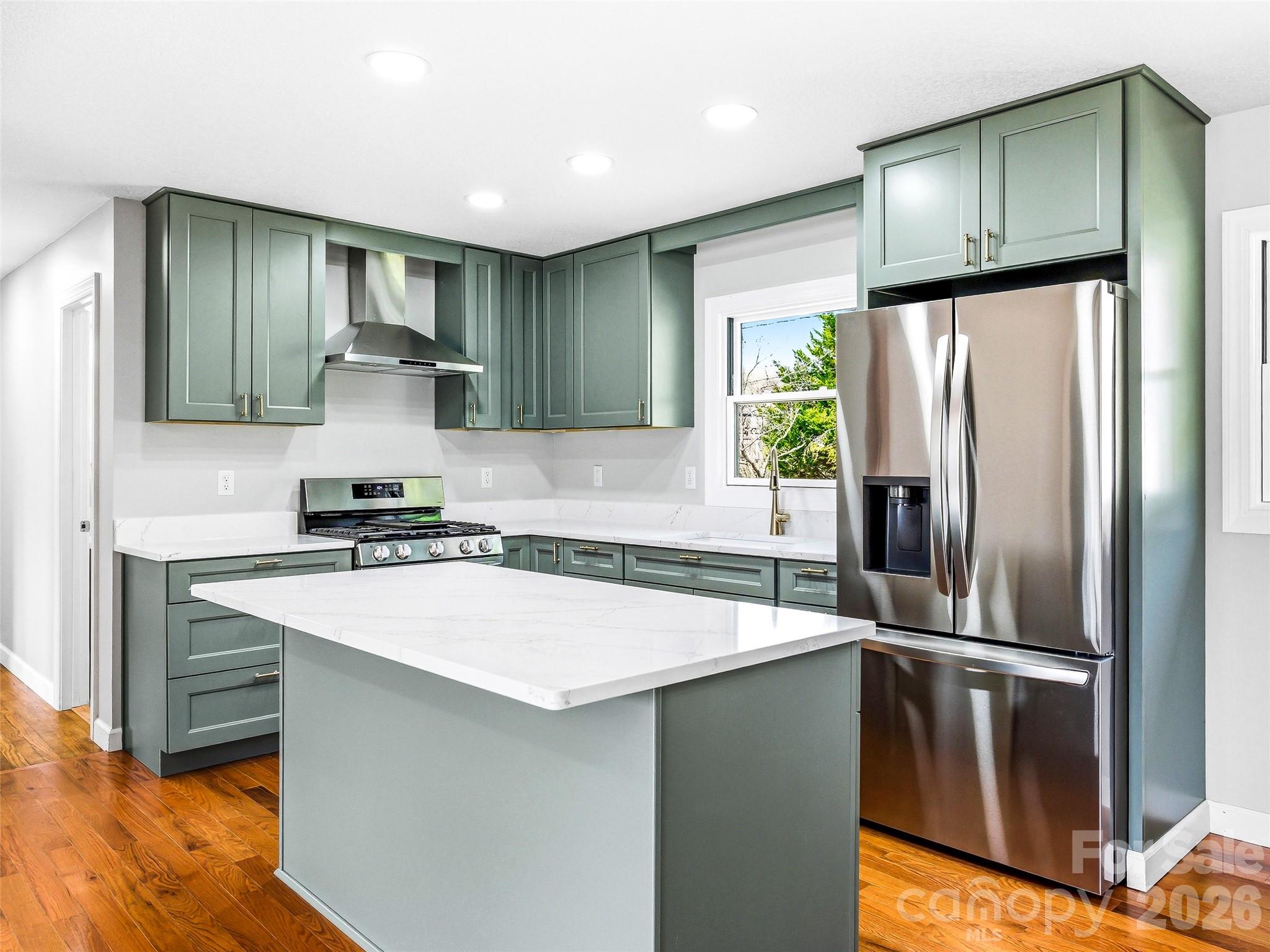 2 Oakland Street — Weaverville