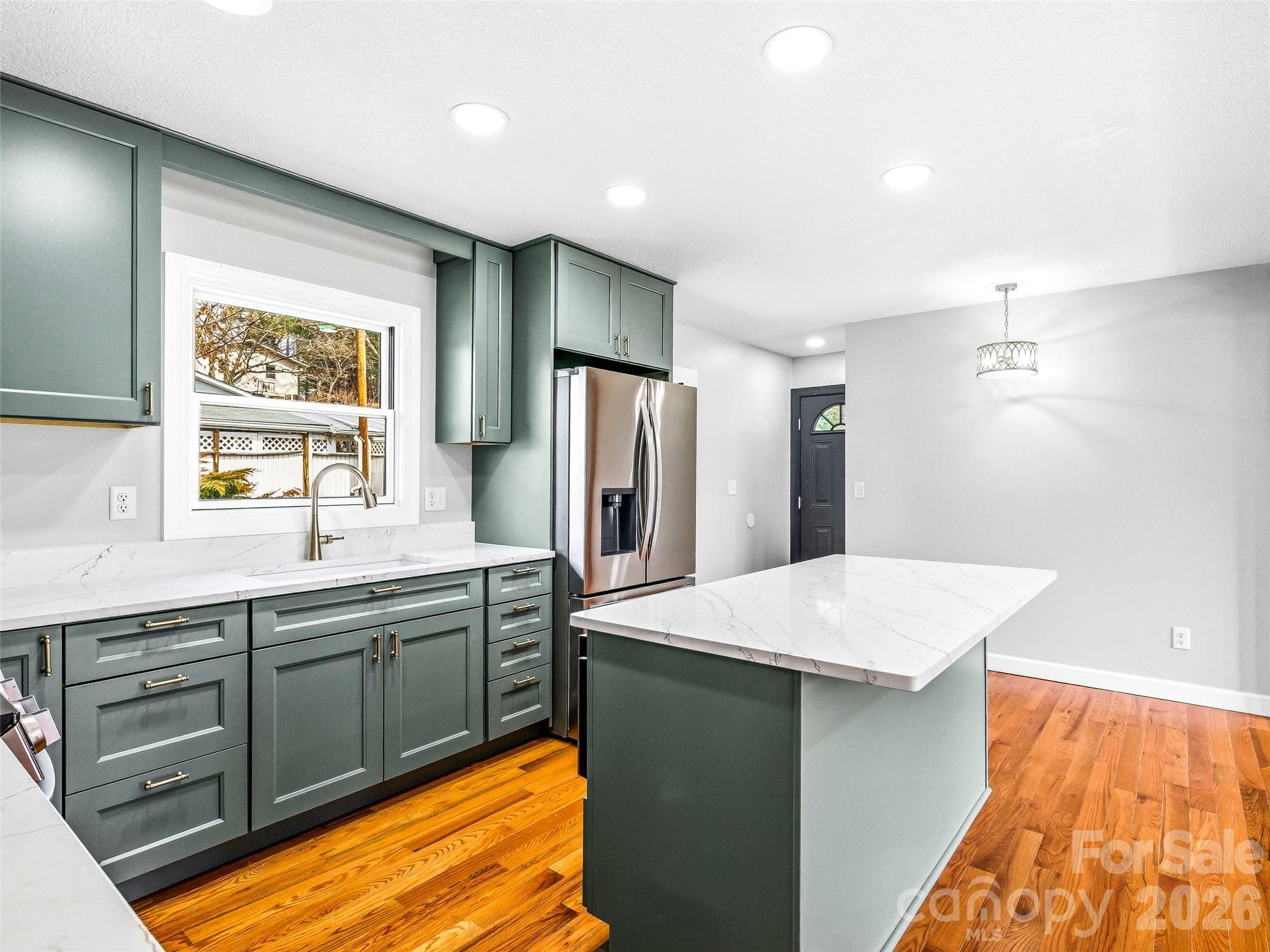 2 Oakland Street — Weaverville