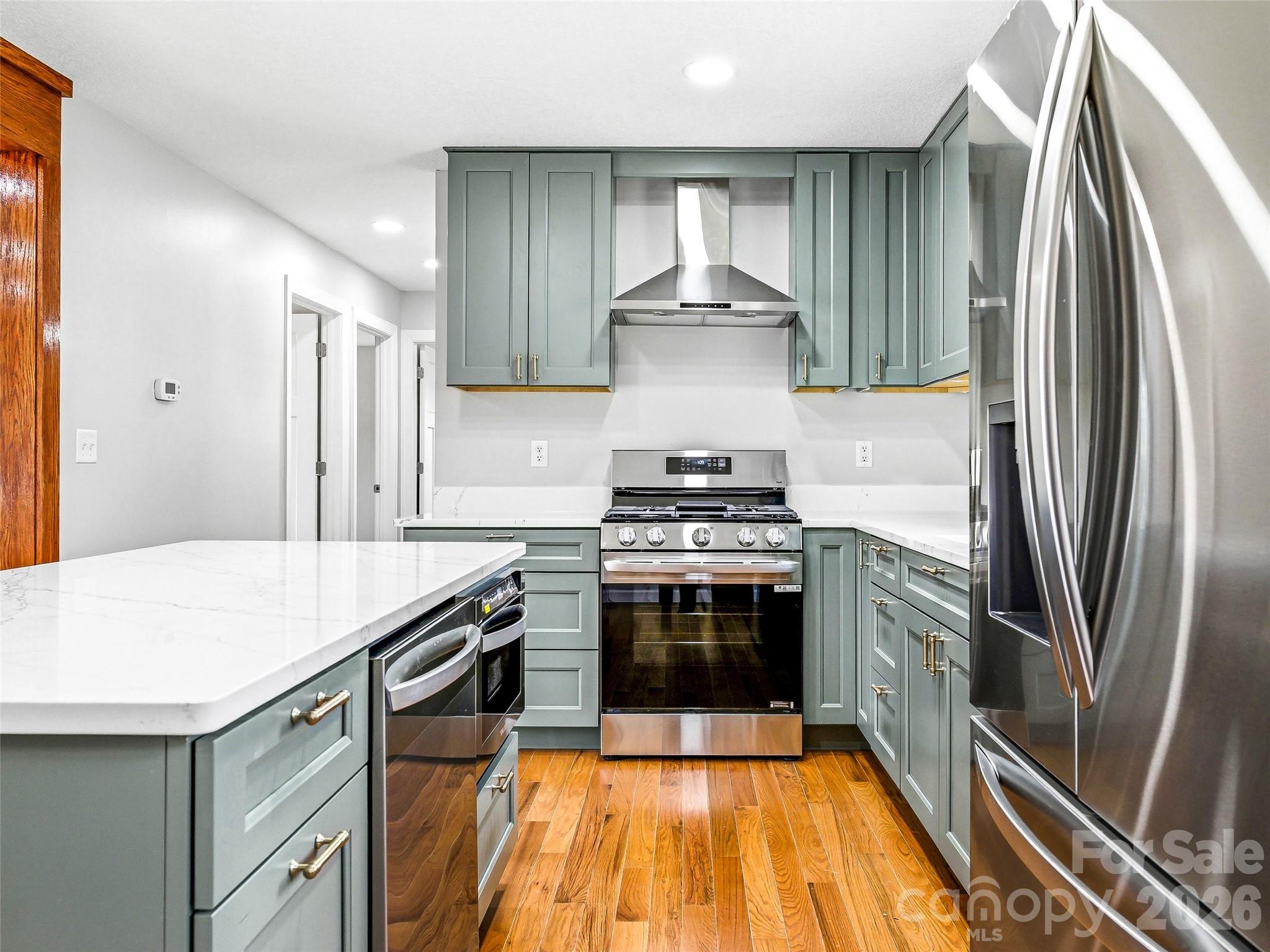 2 Oakland Street — Weaverville