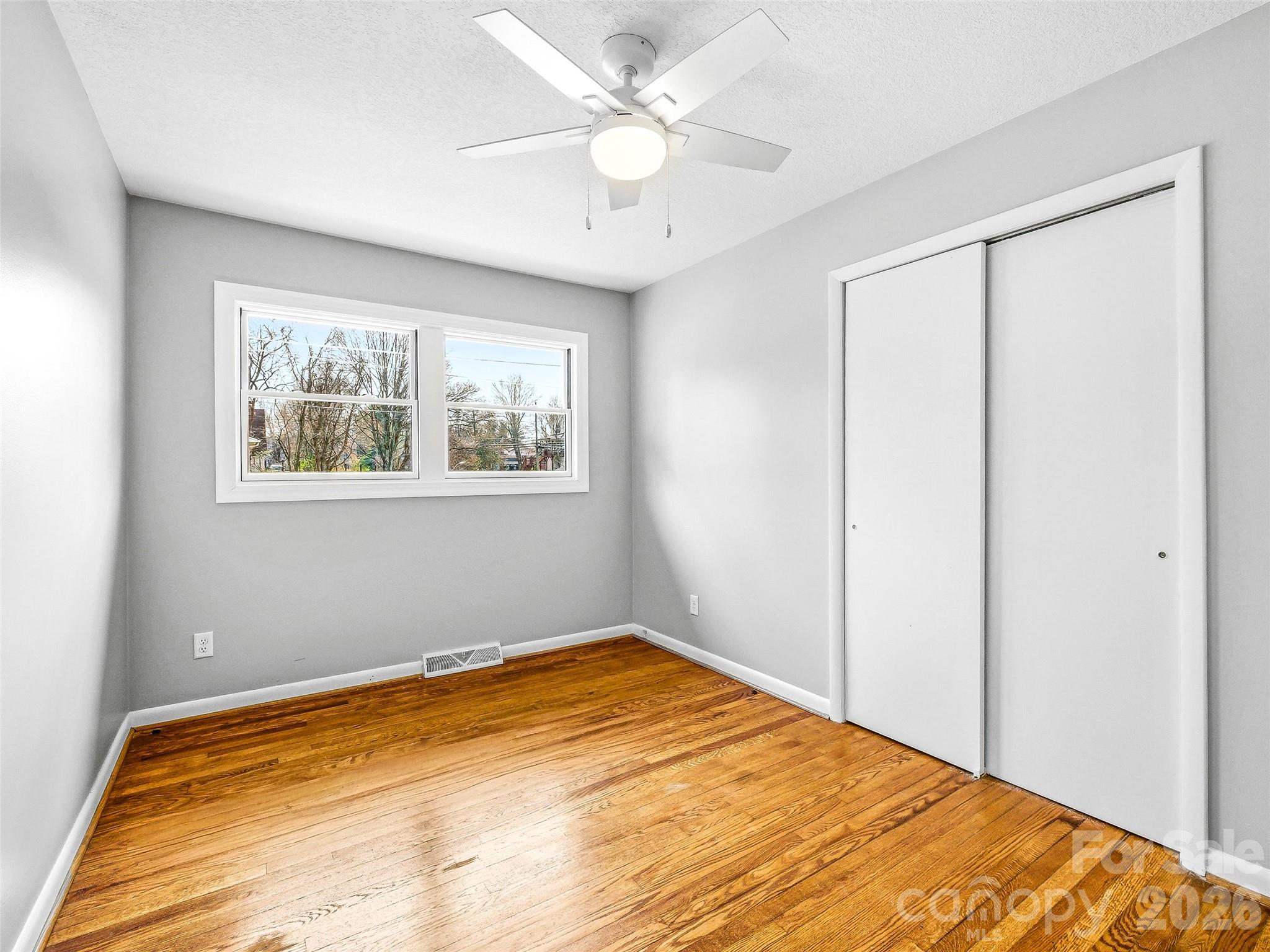 2 Oakland Street — Weaverville